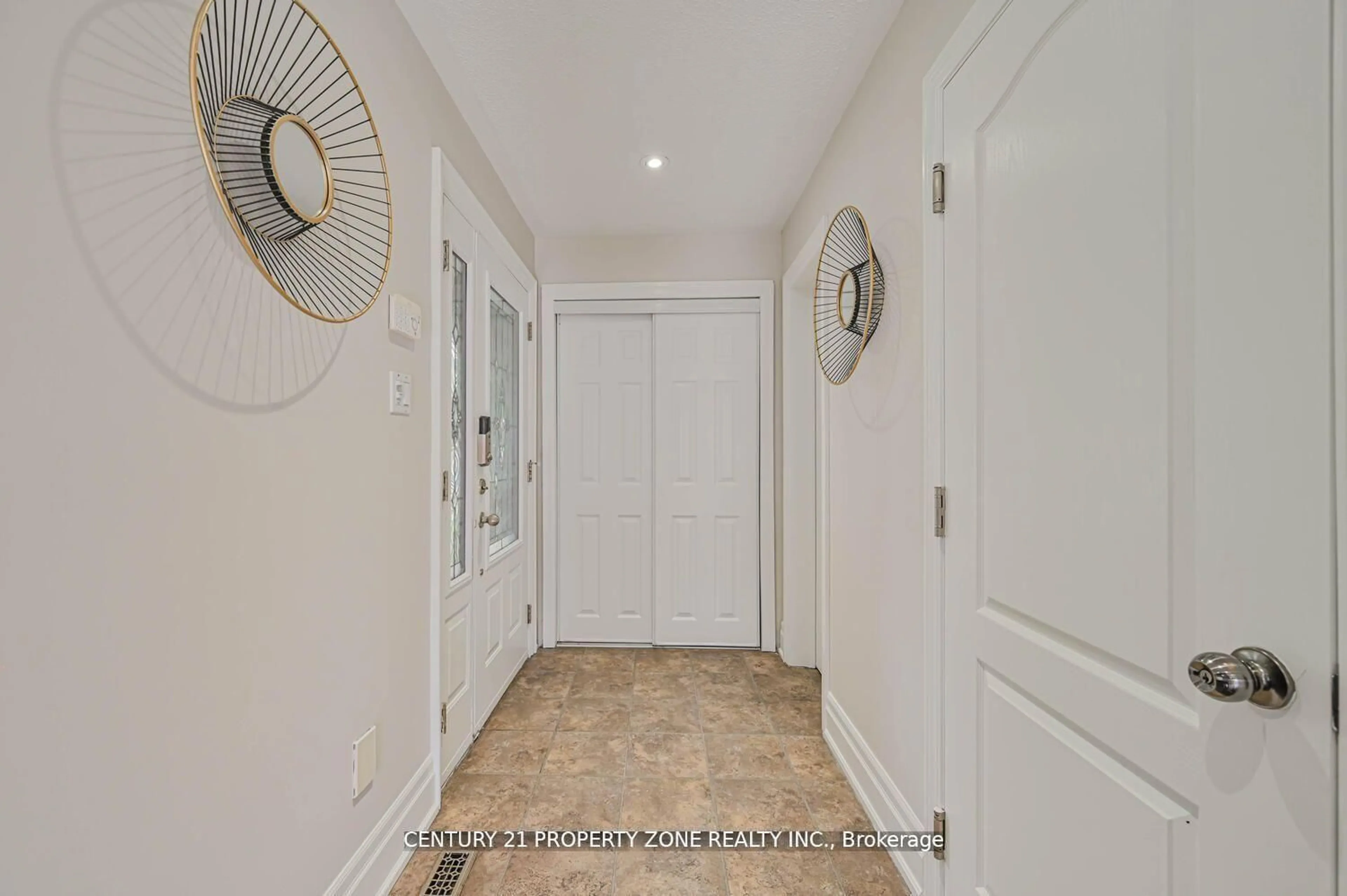 Indoor foyer for 22 Lockwood Rd, Brampton Ontario L6Y 4T7