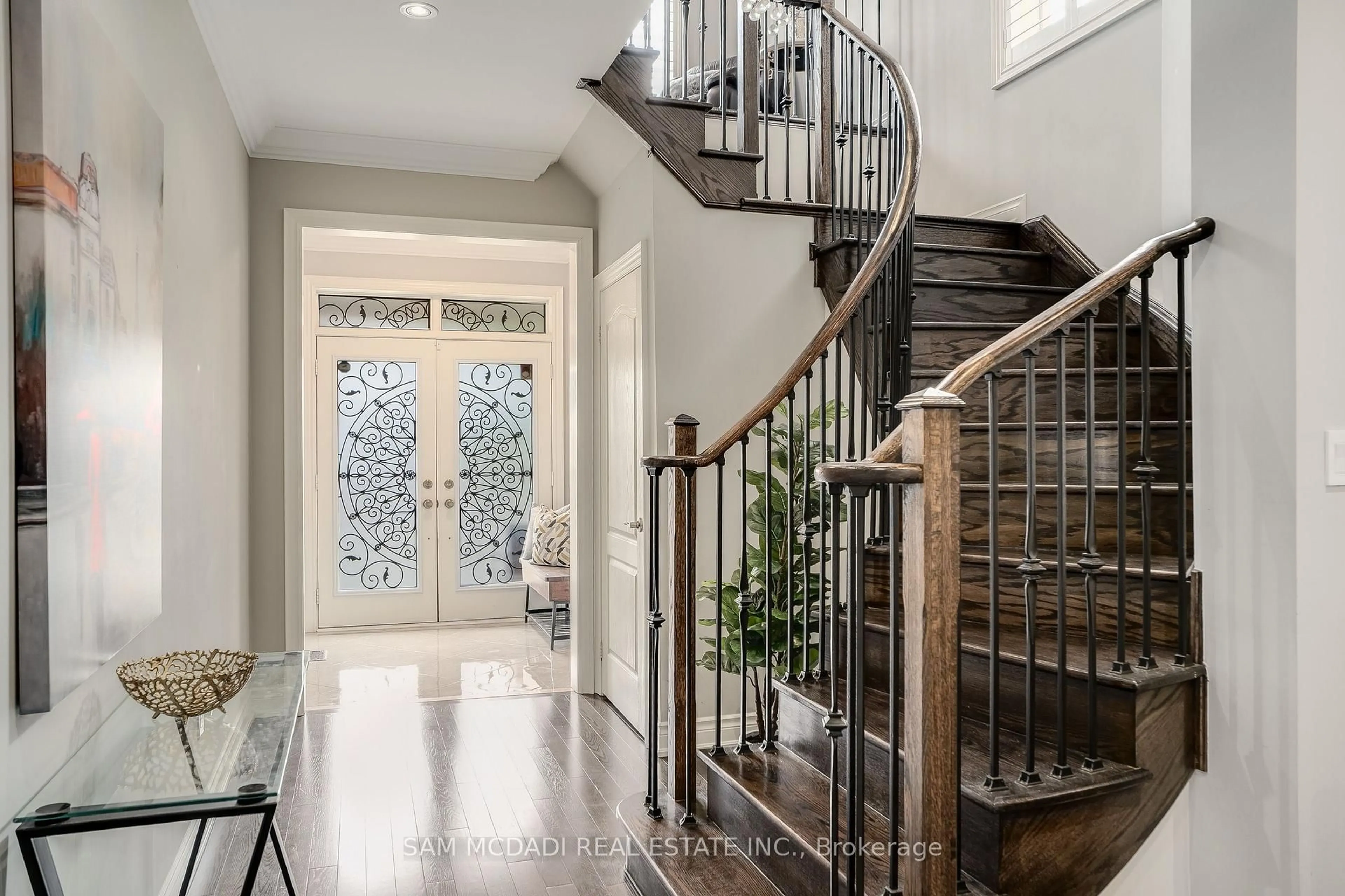 Indoor entryway for 3153 Goretti Pl, Mississauga Ontario L5M 0V8