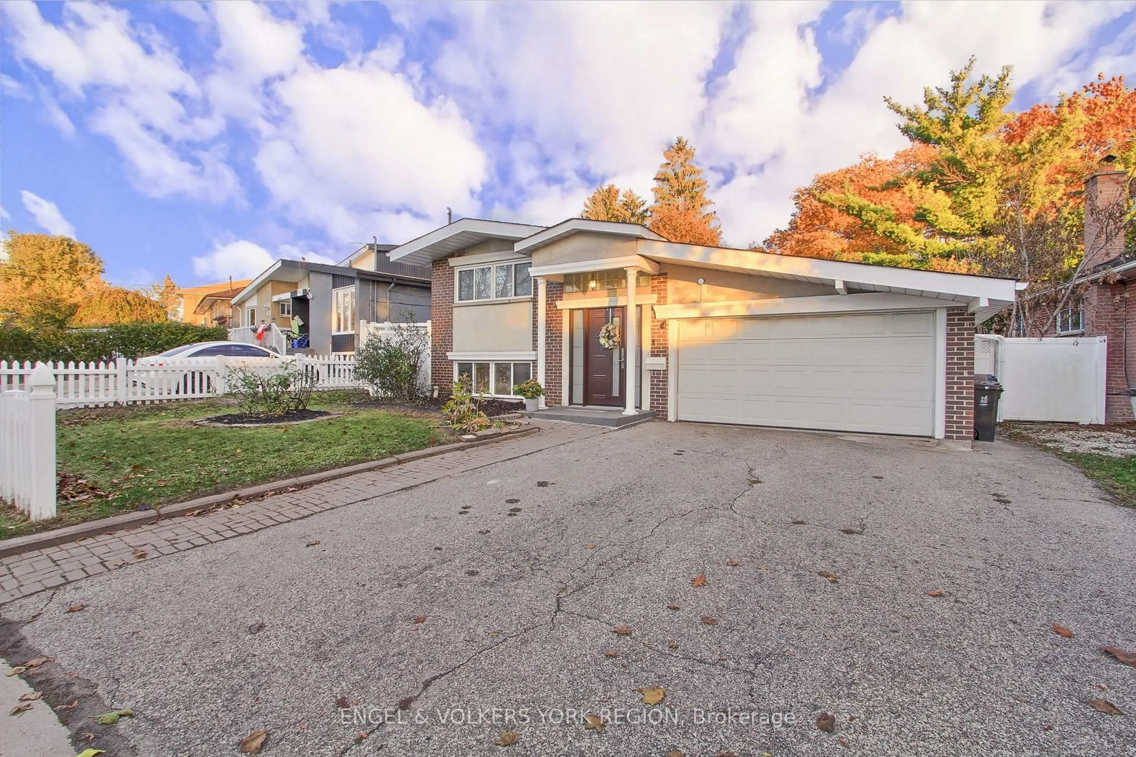 Unknown for 109 Verobeach Blvd, Toronto Ontario M9M 1P8