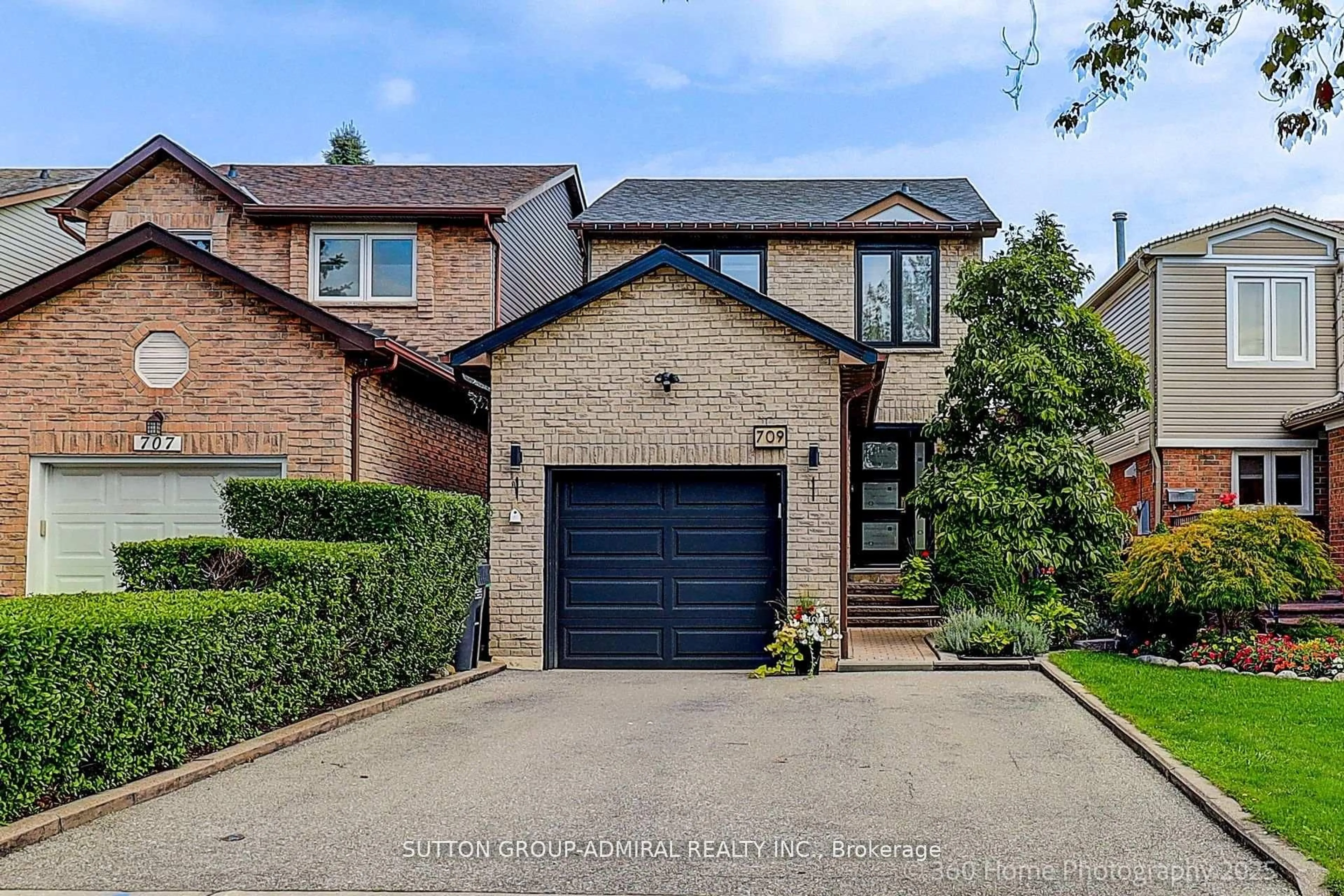 Home with brick exterior material, street for 709 Greycedar Cres, Mississauga Ontario L4W 3J4