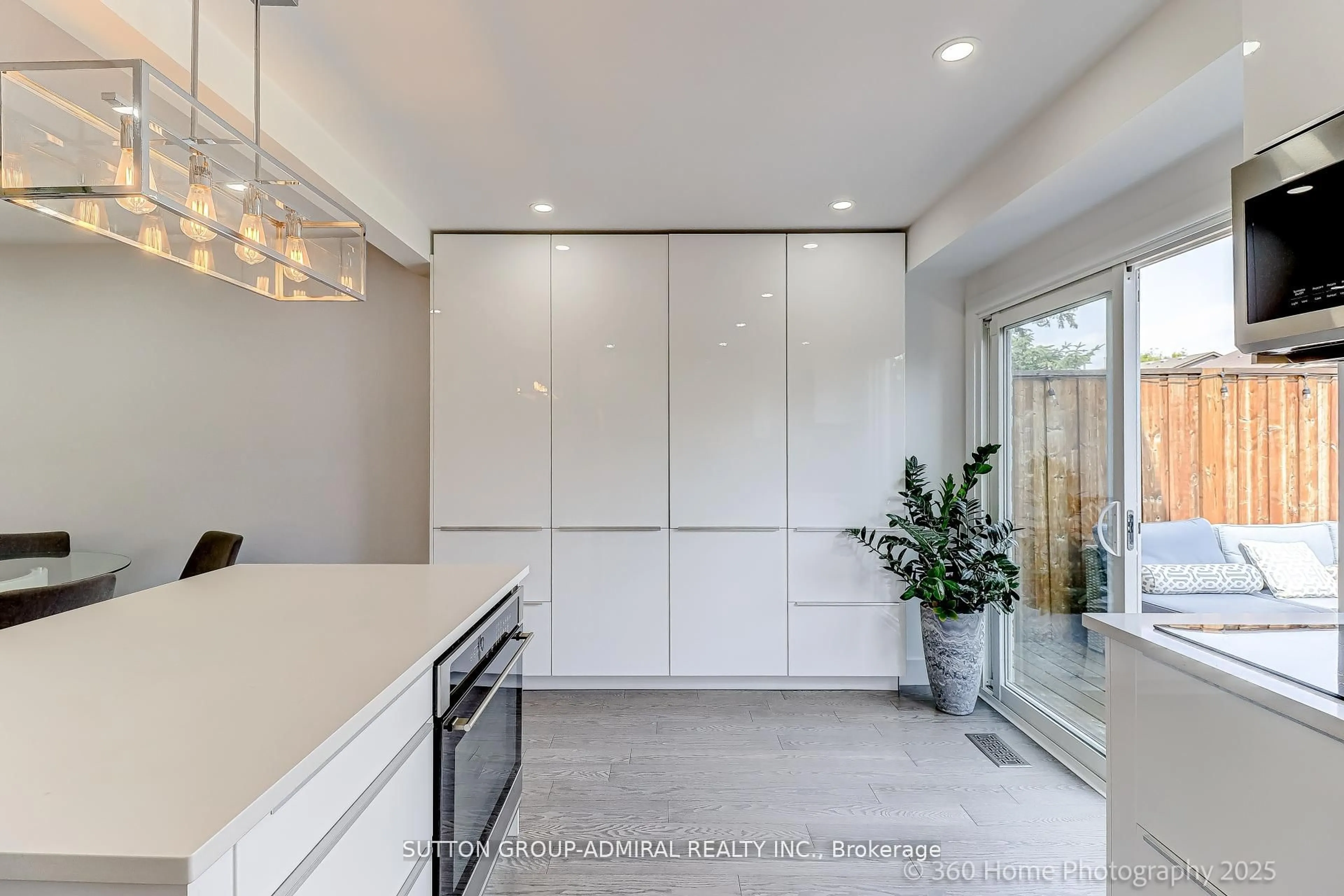 Contemporary kitchen, ceramic/tile floor for 709 Greycedar Cres, Mississauga Ontario L4W 3J4