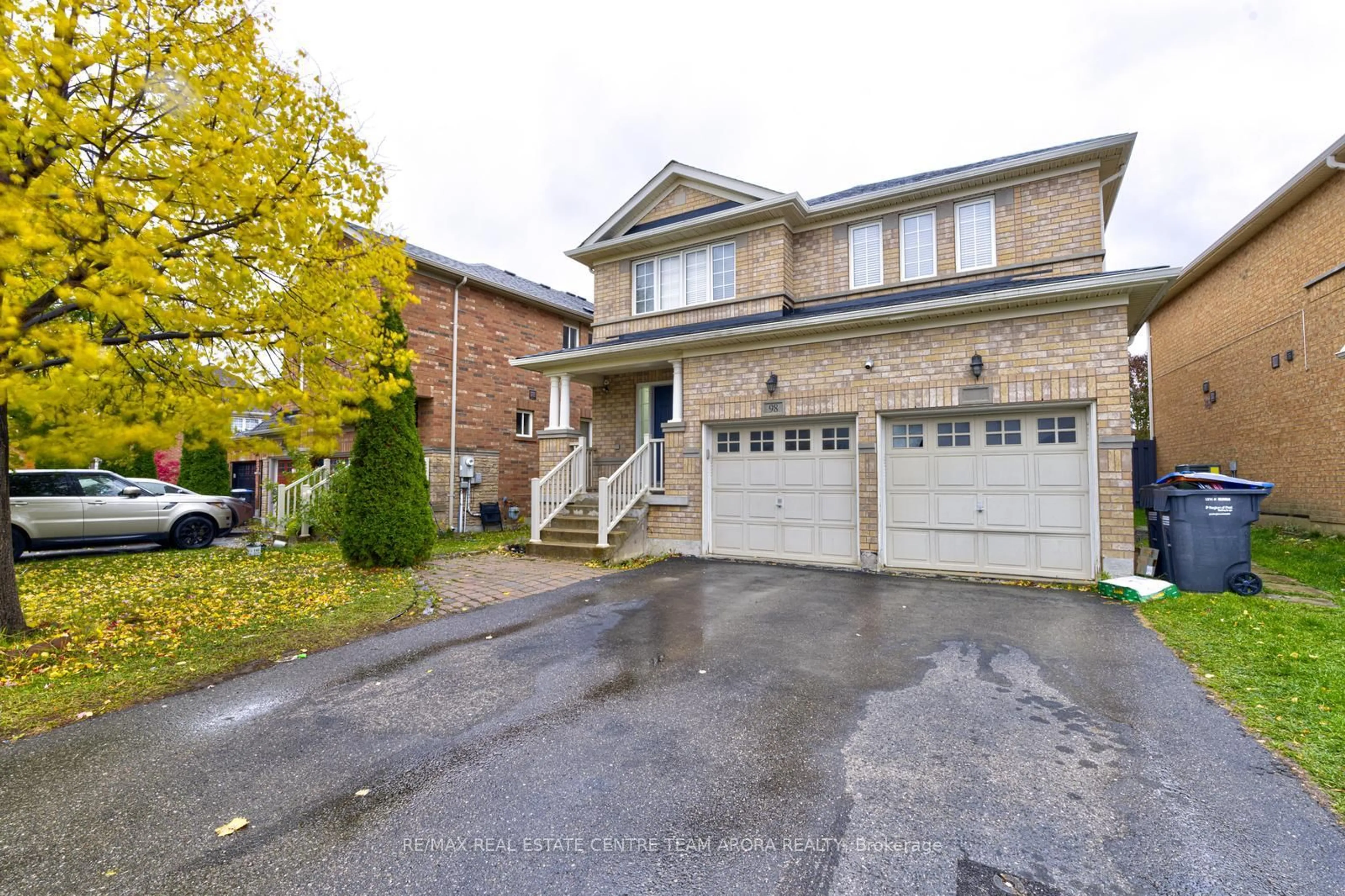 Home with brick exterior material, street for 98 Crown Victoria Dr, Brampton Ontario L7A 3X6