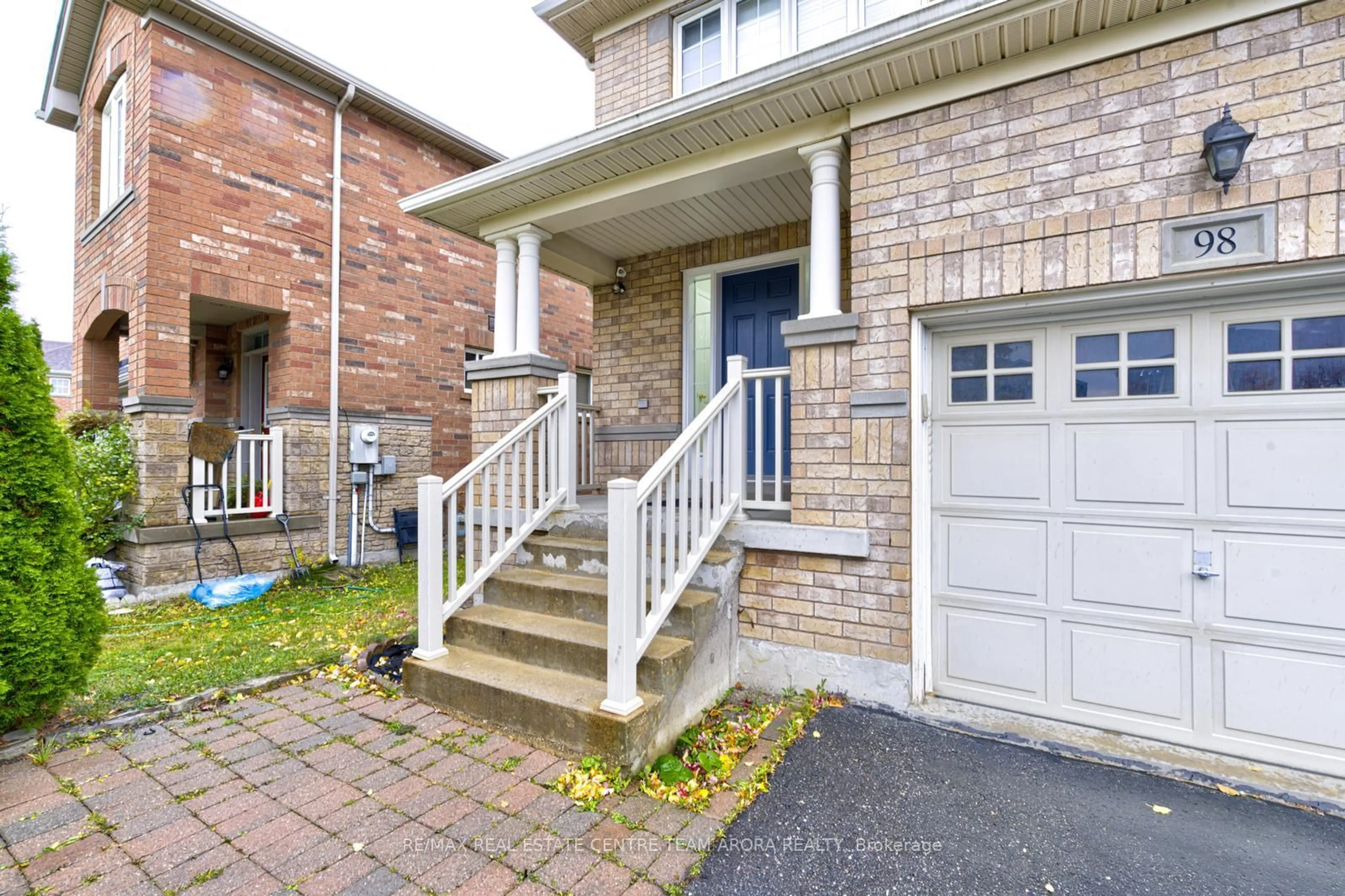 Unknown for 98 Crown Victoria Dr, Brampton Ontario L7A 3X6