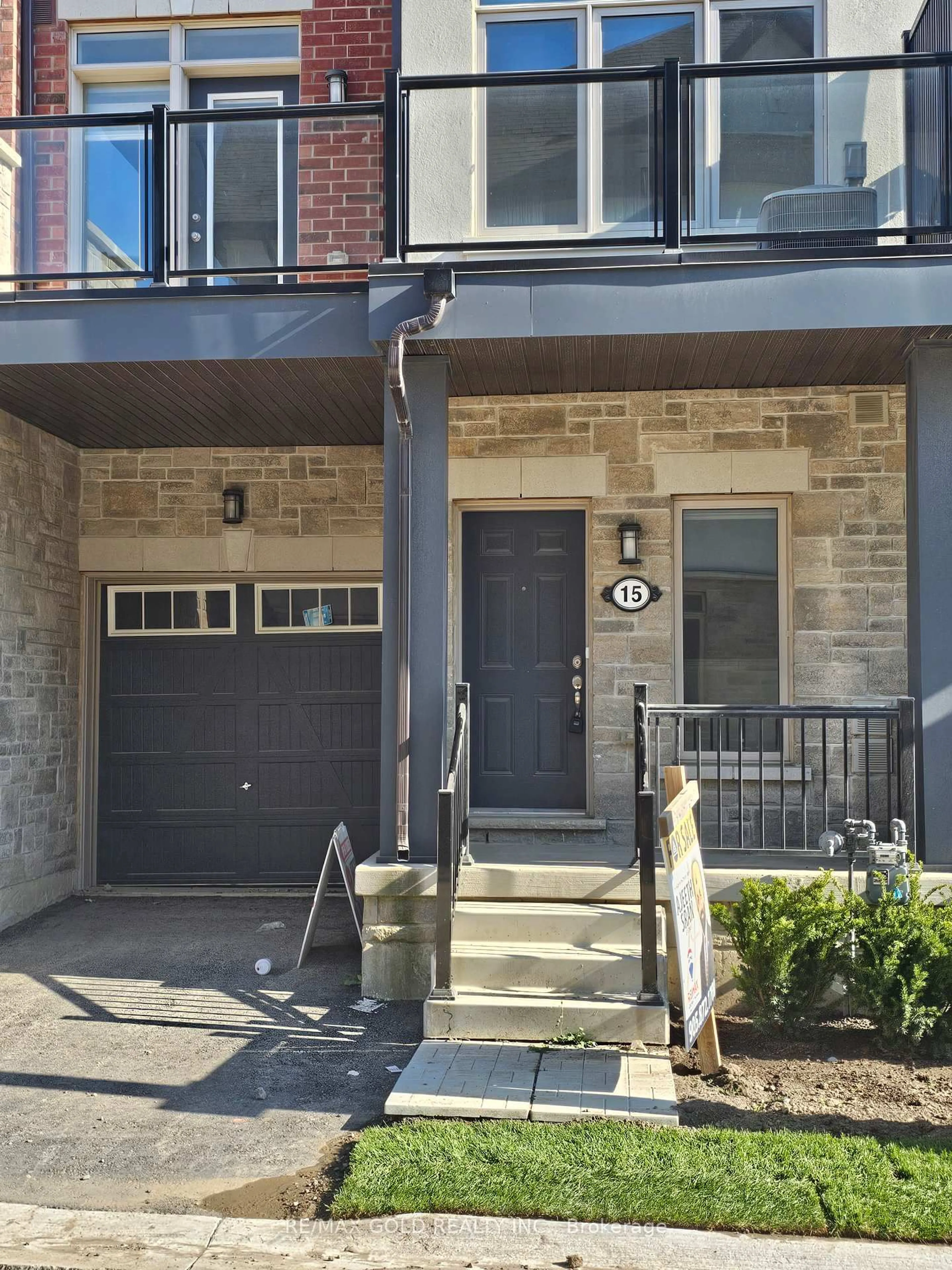 Home with brick exterior material, street for 15 Tiveron Ave, Caledon Ontario L7C 4L4