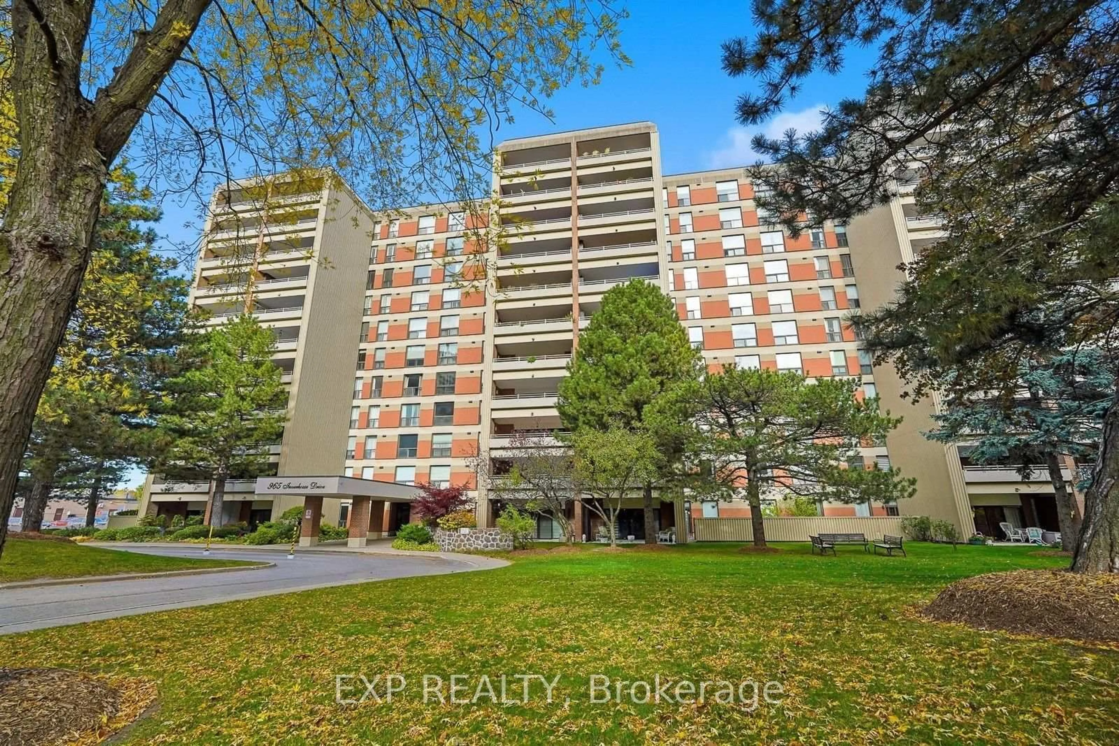 A pic from outside/outdoor area/front of a property/back of a property/a pic from drone, building for 965 Inverhouse Dr #304, Mississauga Ontario L5J 4B4