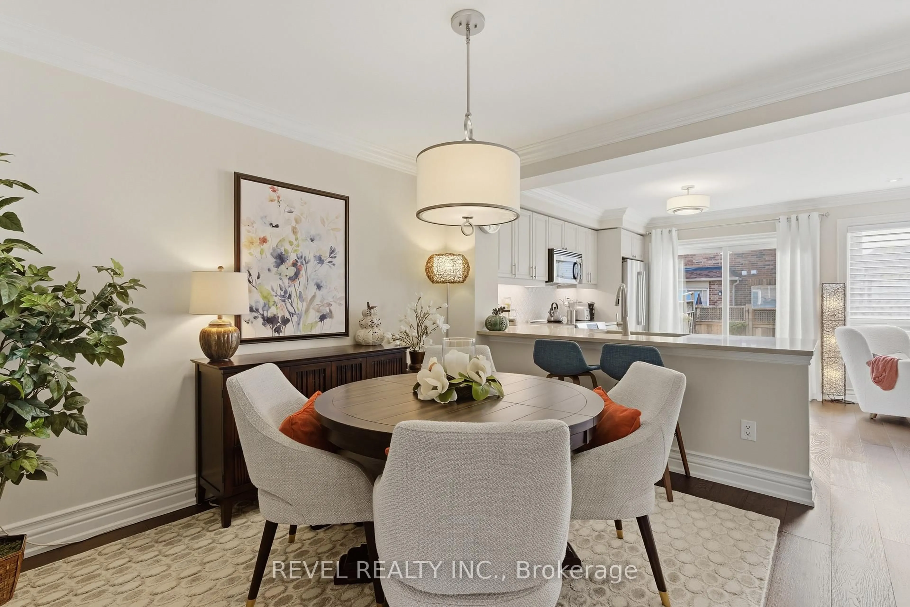 Dining room, unknown for 936 Burrows Gate, Milton Ontario L9T 0K7