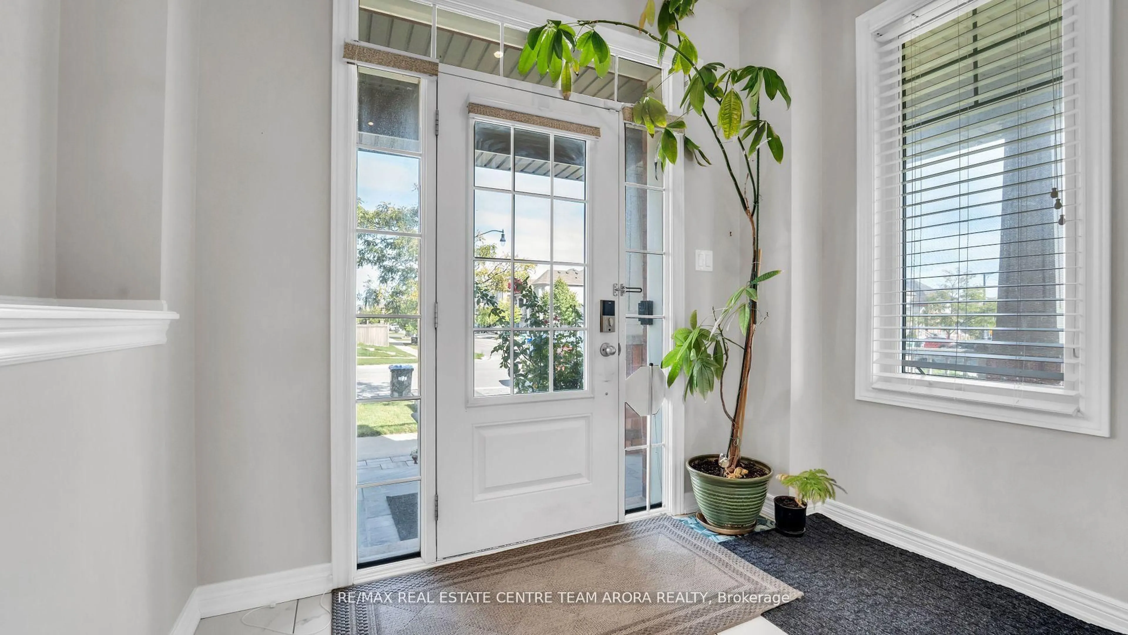 Indoor entryway for 232 Sky Harbour Dr, Brampton Ontario L6Y 2Z7