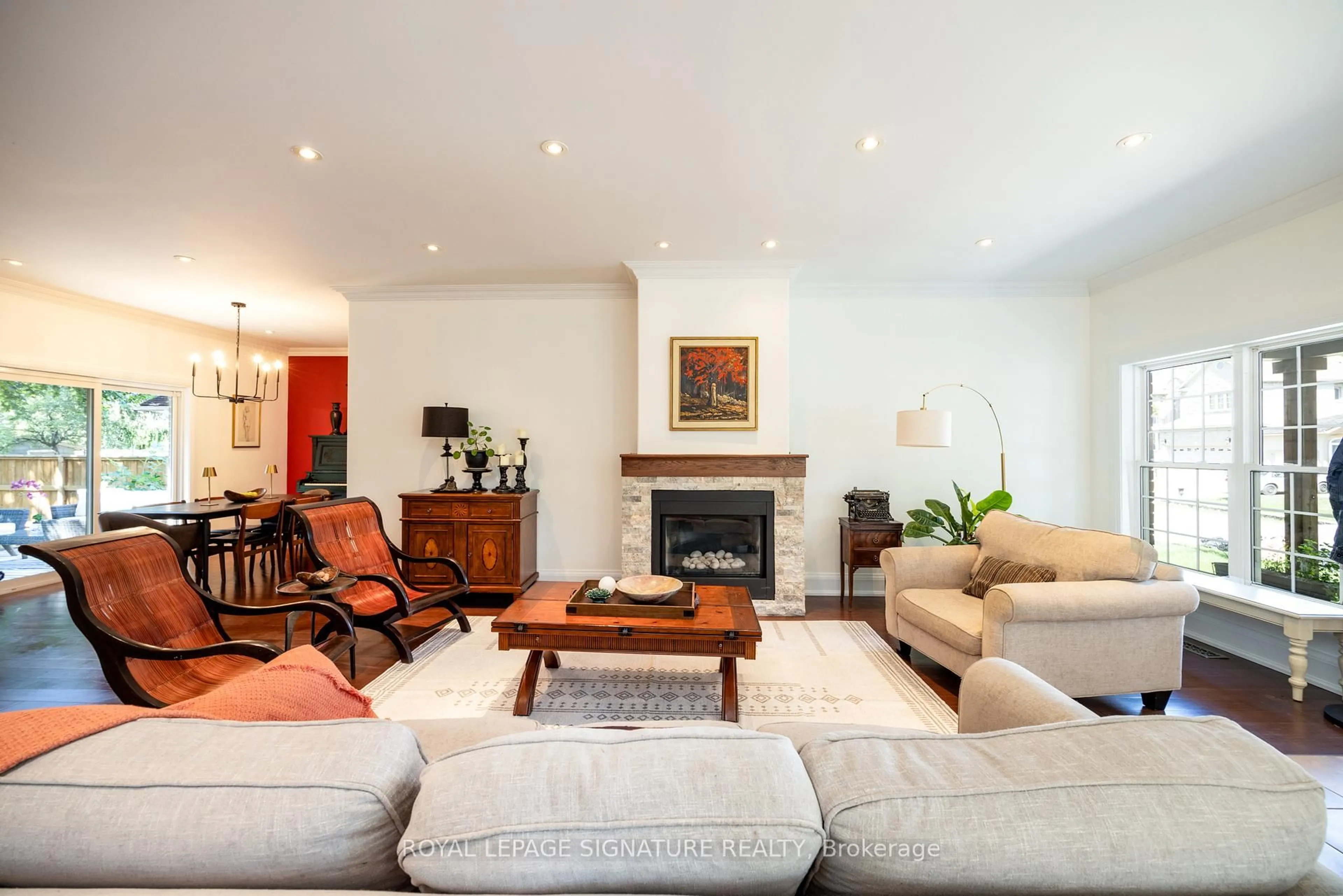 Living room with furniture, unknown for 116 Milton St, Toronto Ontario M8Y 2Y3