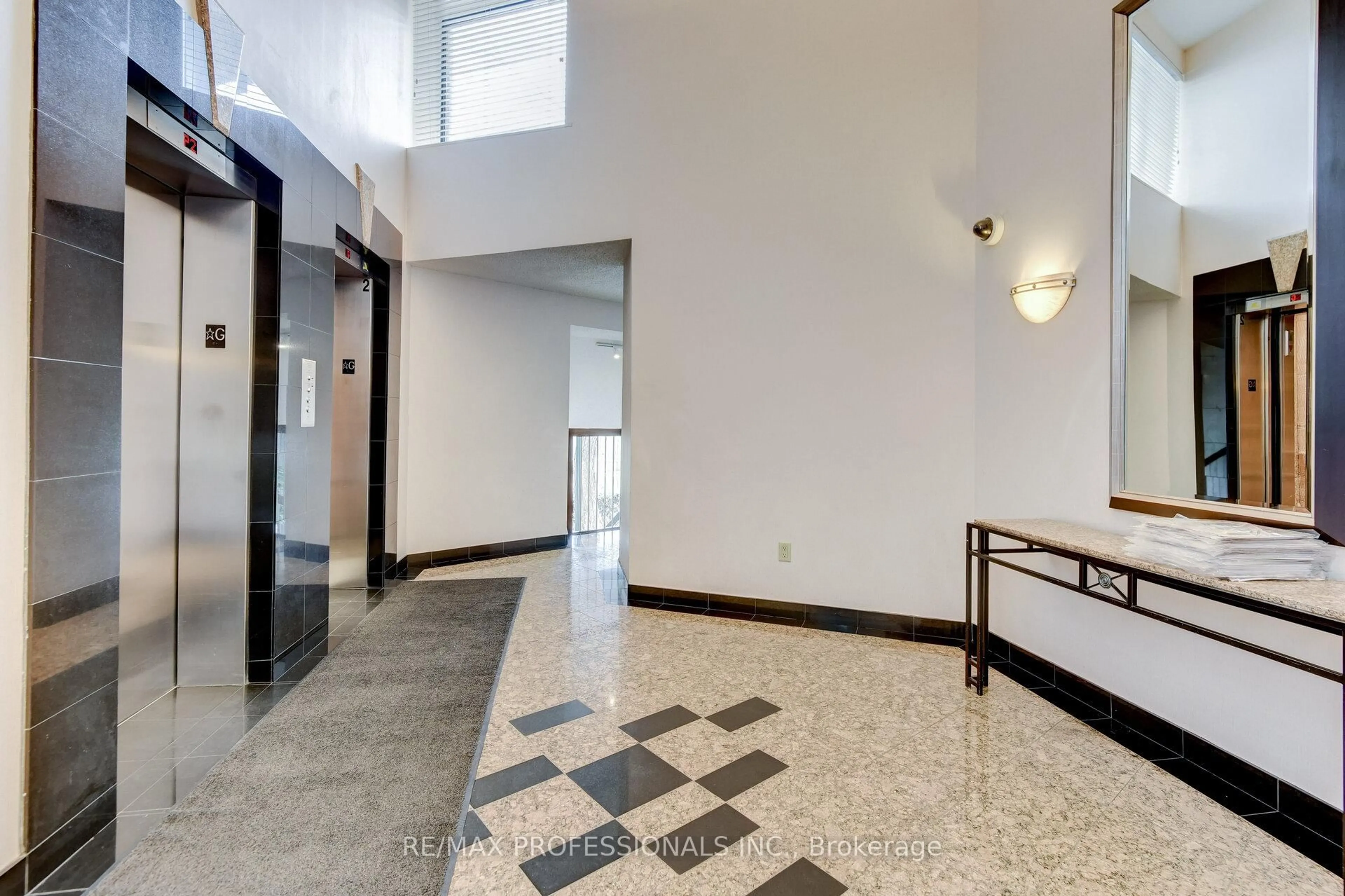 Indoor foyer for 284 Mill Rd #A12, Toronto Ontario M9C 4W6