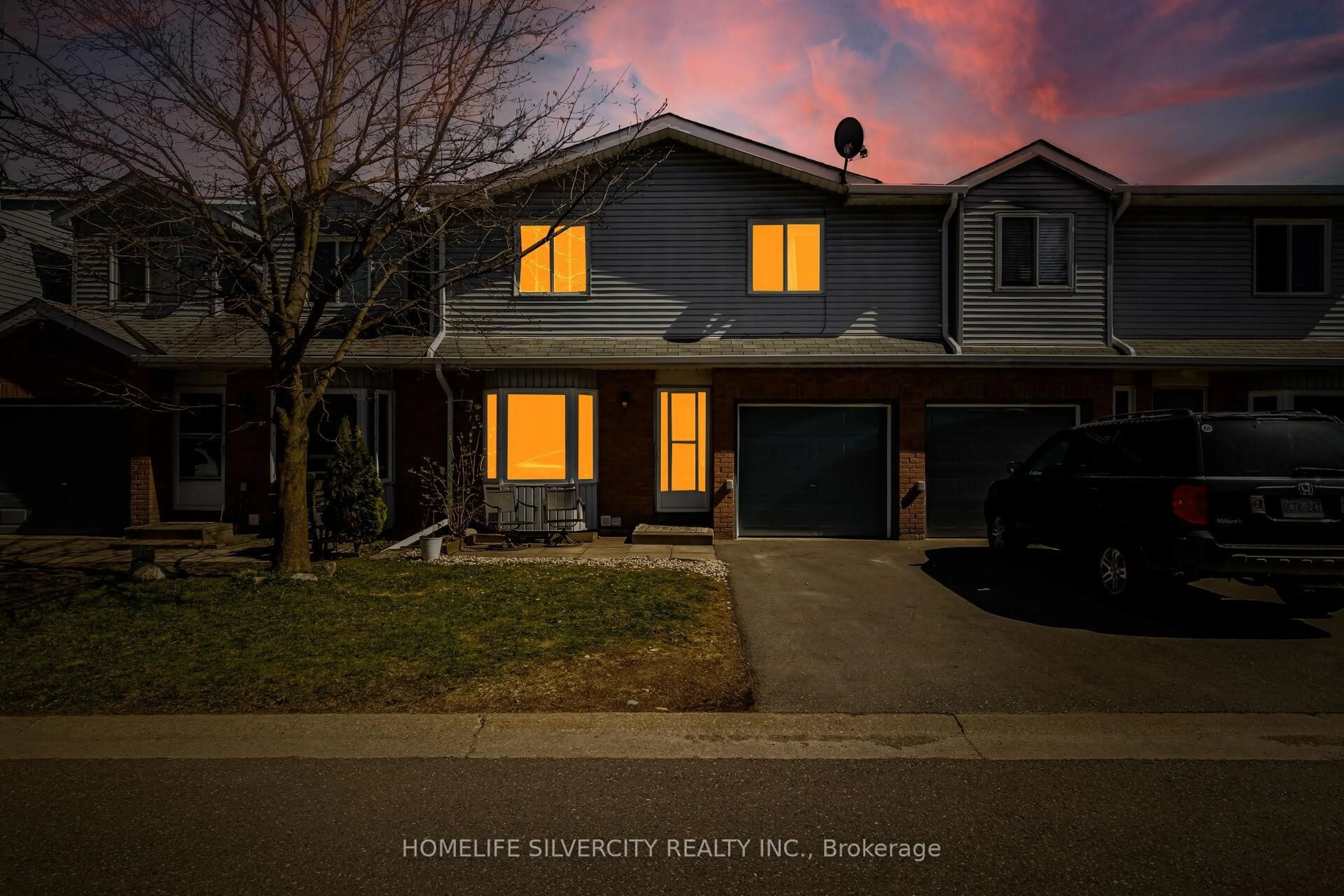 Home with vinyl exterior material, street for 90 Lawrence Ave #96, Orangeville Ontario L9W 4J5