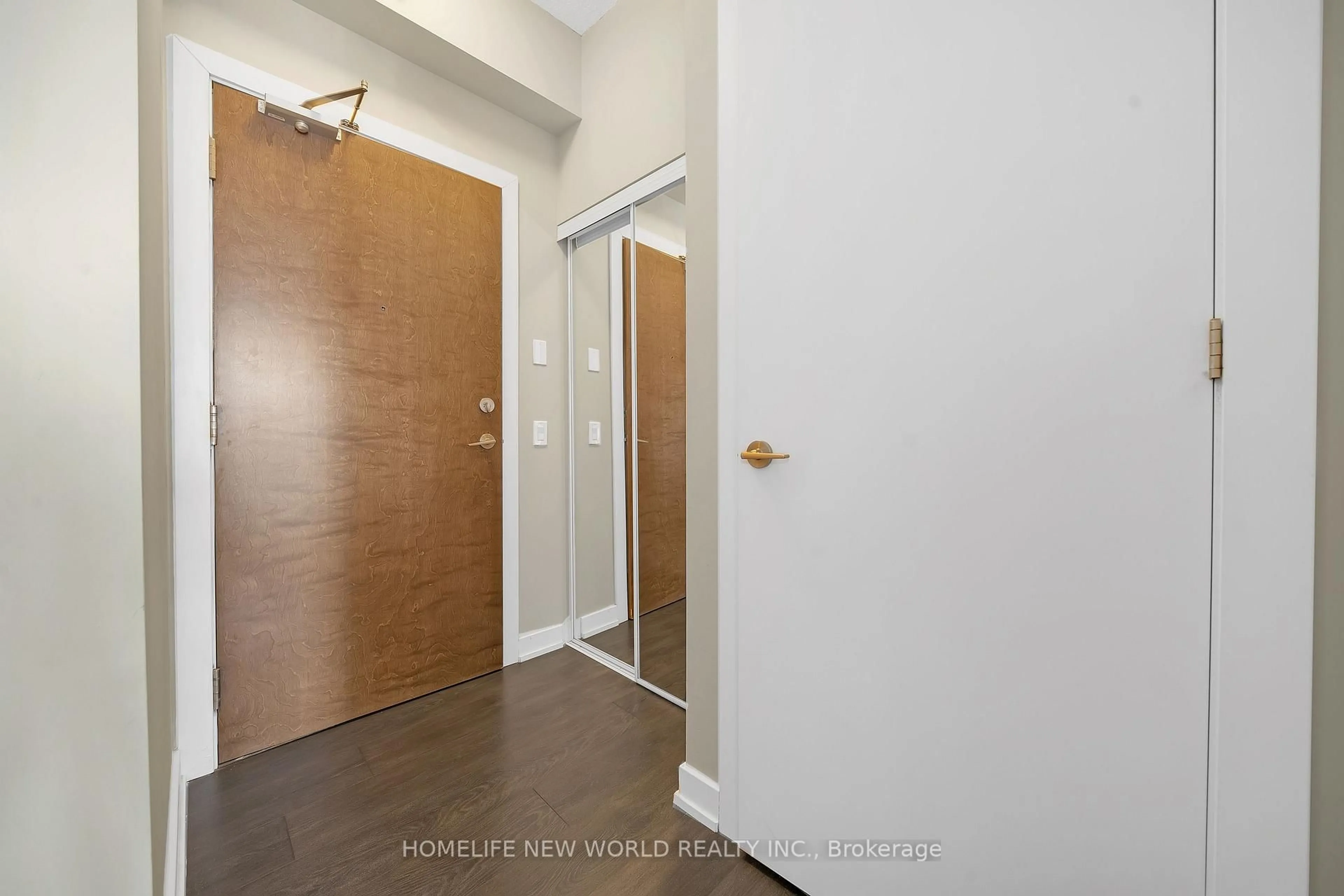 Indoor entryway for 2220 Lake Shore Blvd #4304, Toronto Ontario M8V 0B1