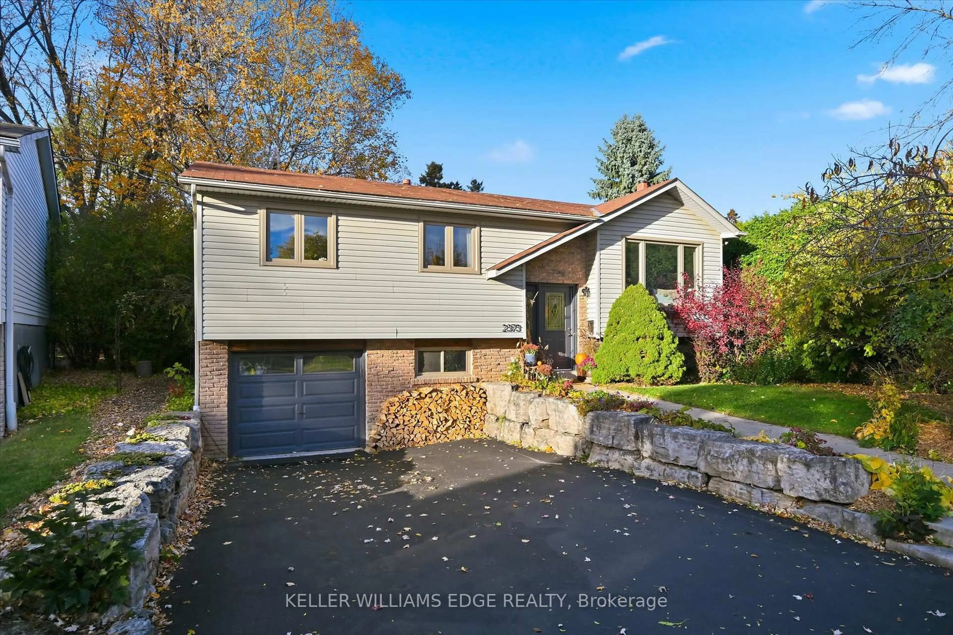 Unknown for 2373 Cayuga Crt, Burlington Ontario L7P 3L5