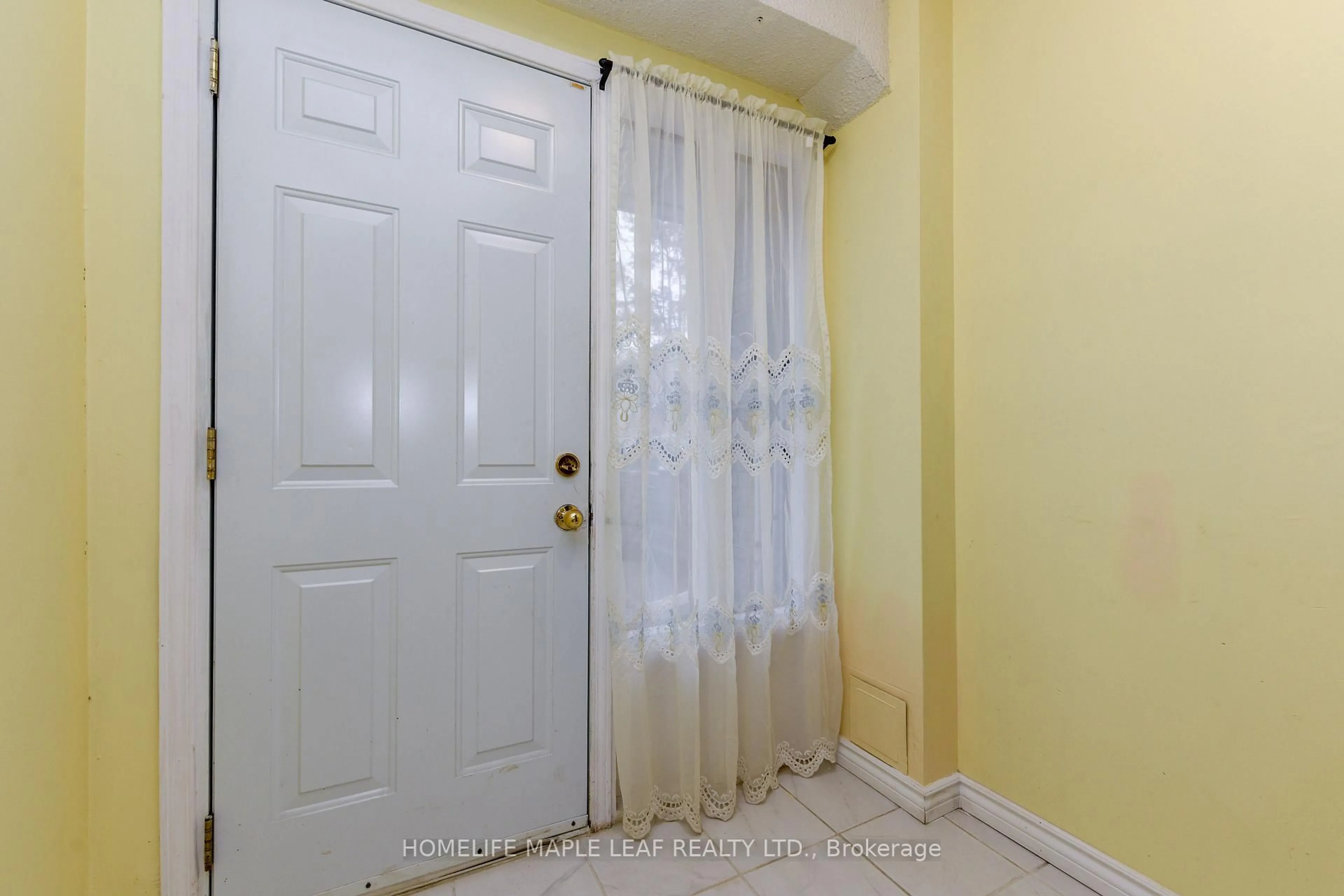 Indoor entryway for 85 Enmount Dr #85, Brampton Ontario L6T 4C9
