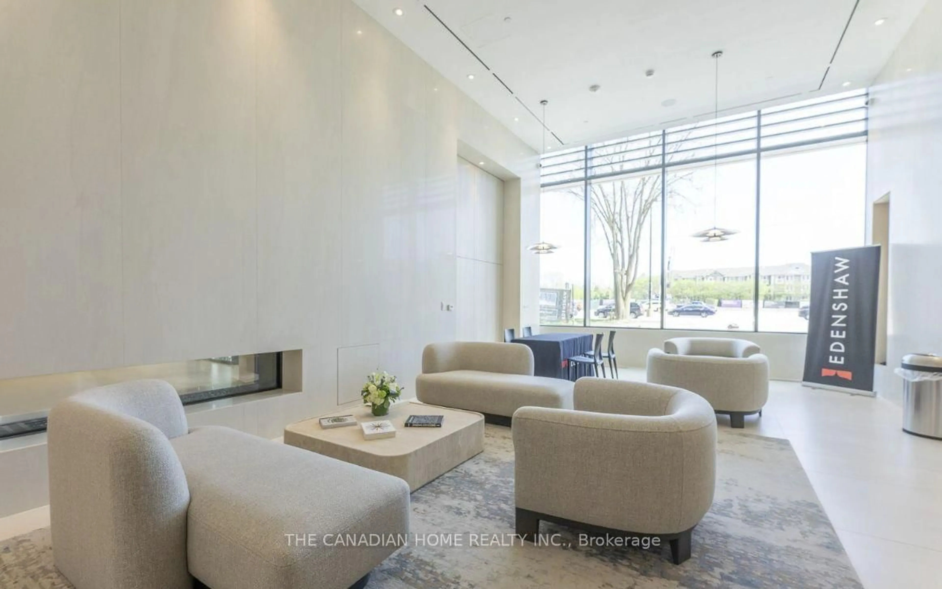 Lobby for 28 Ann St #323, Mississauga Ontario L5G 0E1