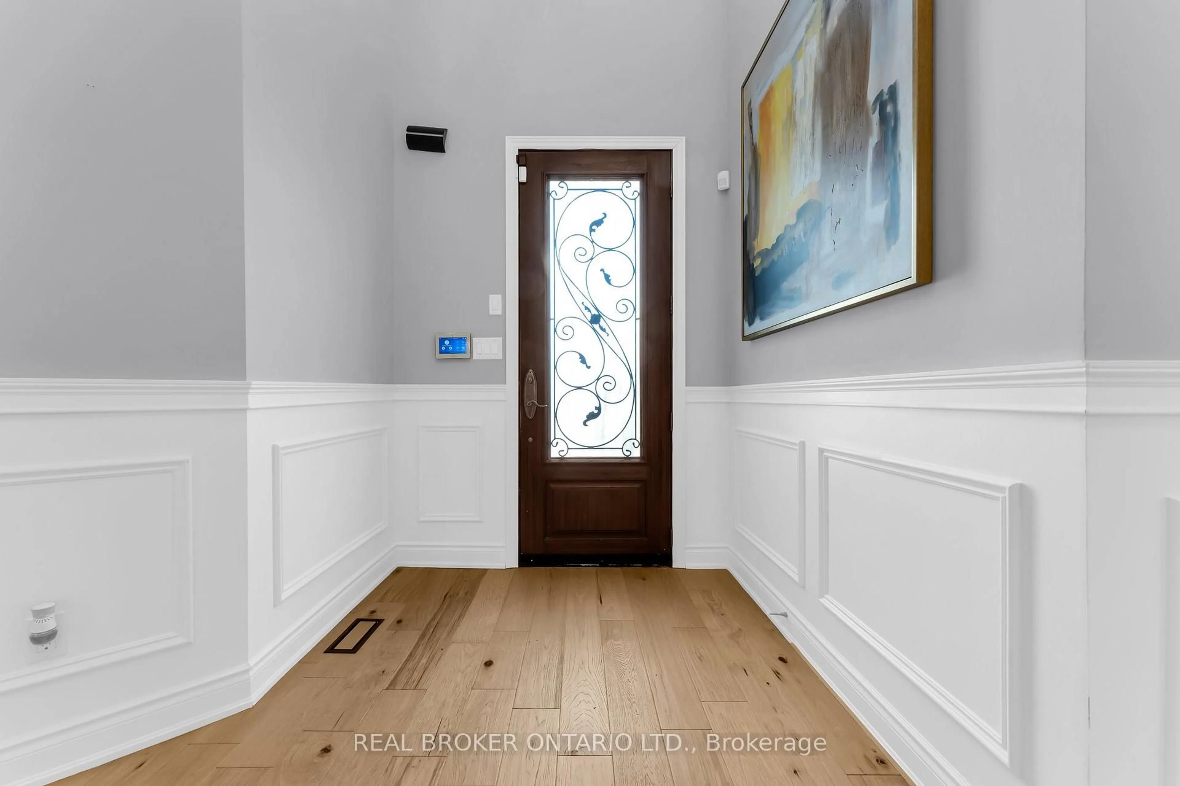 Indoor entryway for 2293 Woodcrest Dr, Oakville Ontario L6M 4C5