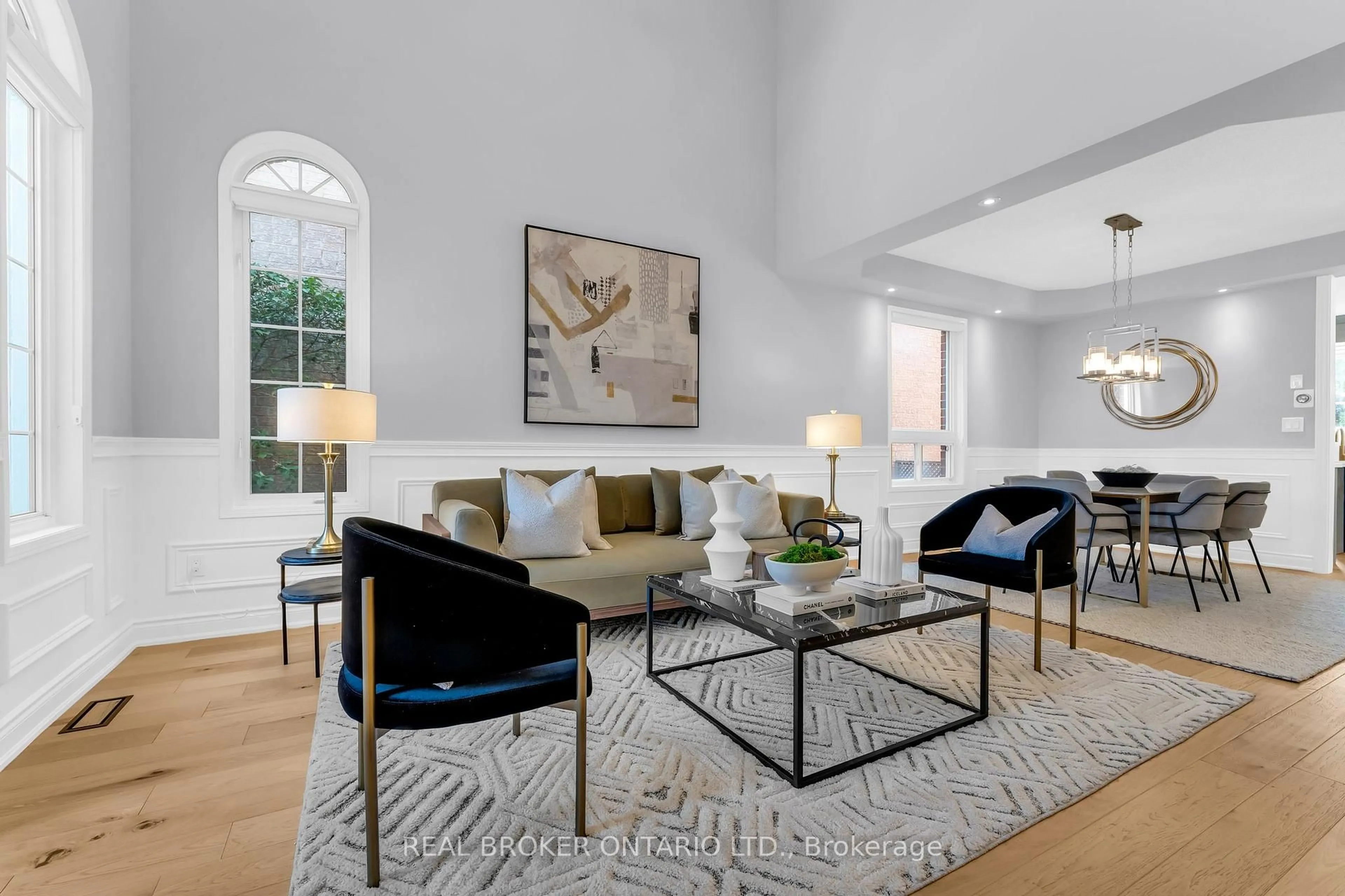 Living room with furniture, unknown for 2293 Woodcrest Dr, Oakville Ontario L6M 4C5