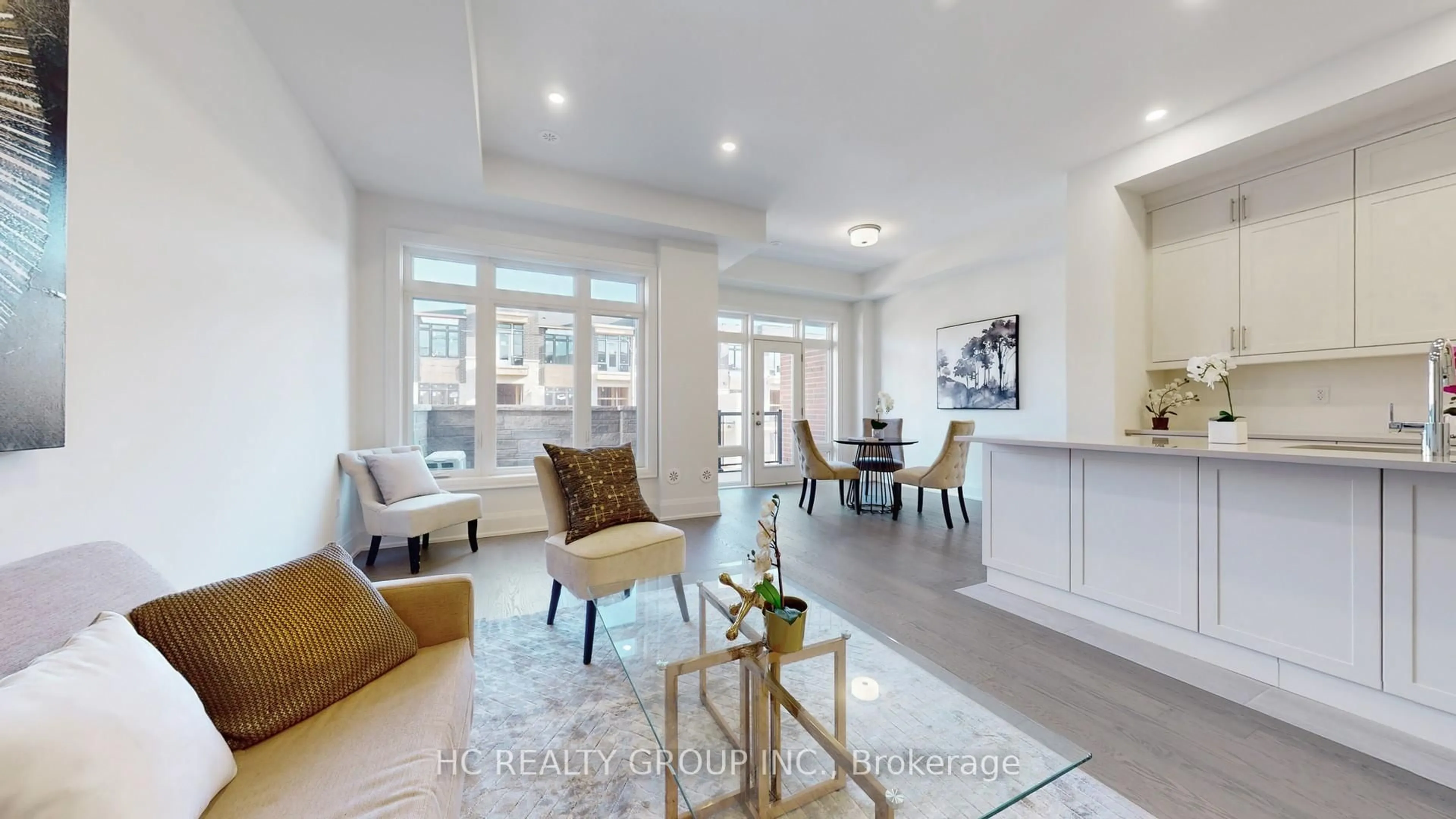 Living room with furniture, unknown for 3304 Azam Way, Oakville Ontario L6M 4K1