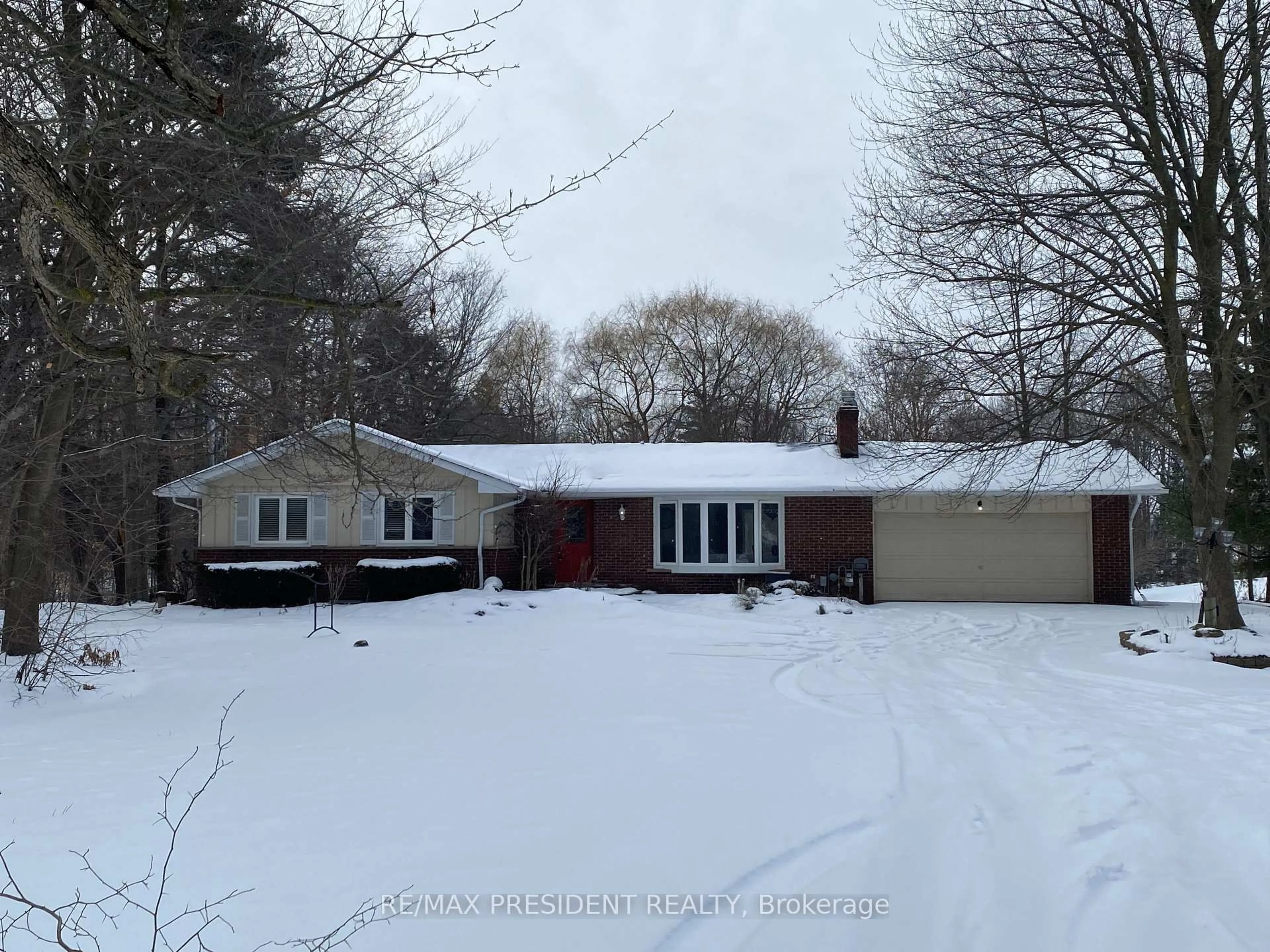 A pic from outside/outdoor area/front of a property/back of a property/a pic from drone, street for 10588 Eighth Line, Halton Hills Ontario L7G 4S5