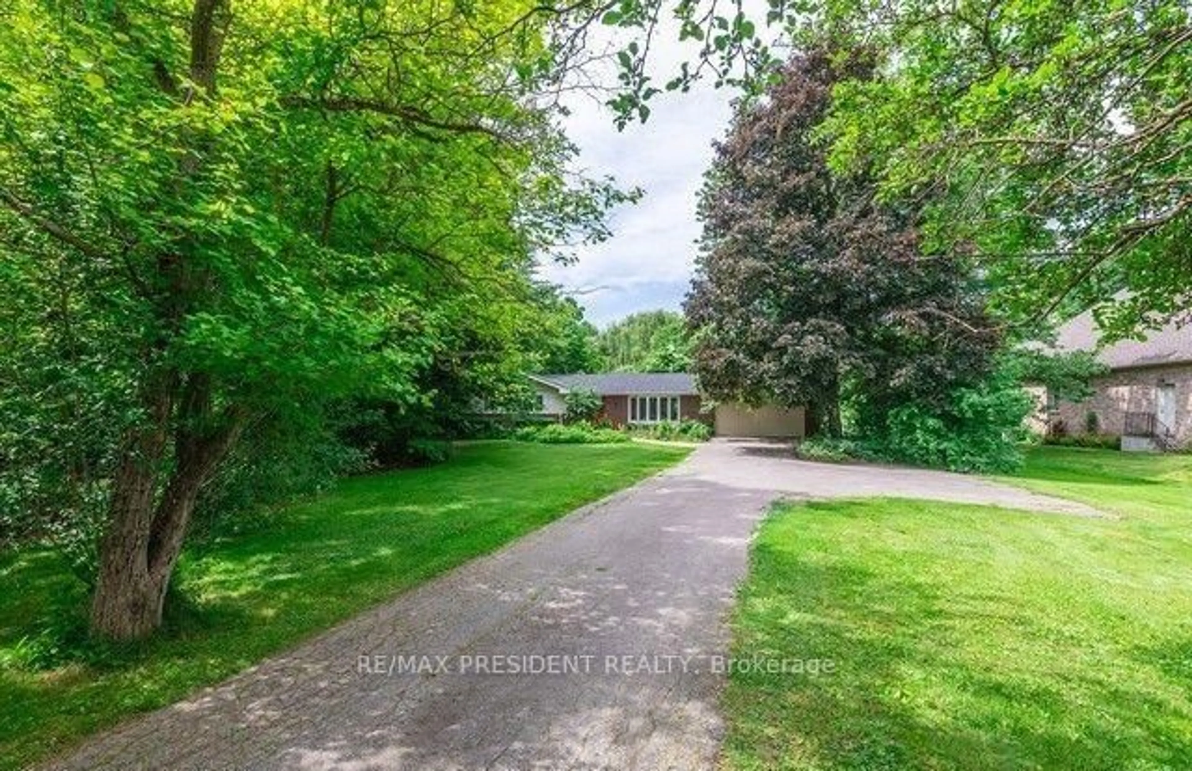 A pic from outside/outdoor area/front of a property/back of a property/a pic from drone, street for 10588 Eighth Line, Halton Hills Ontario L7G 4S5