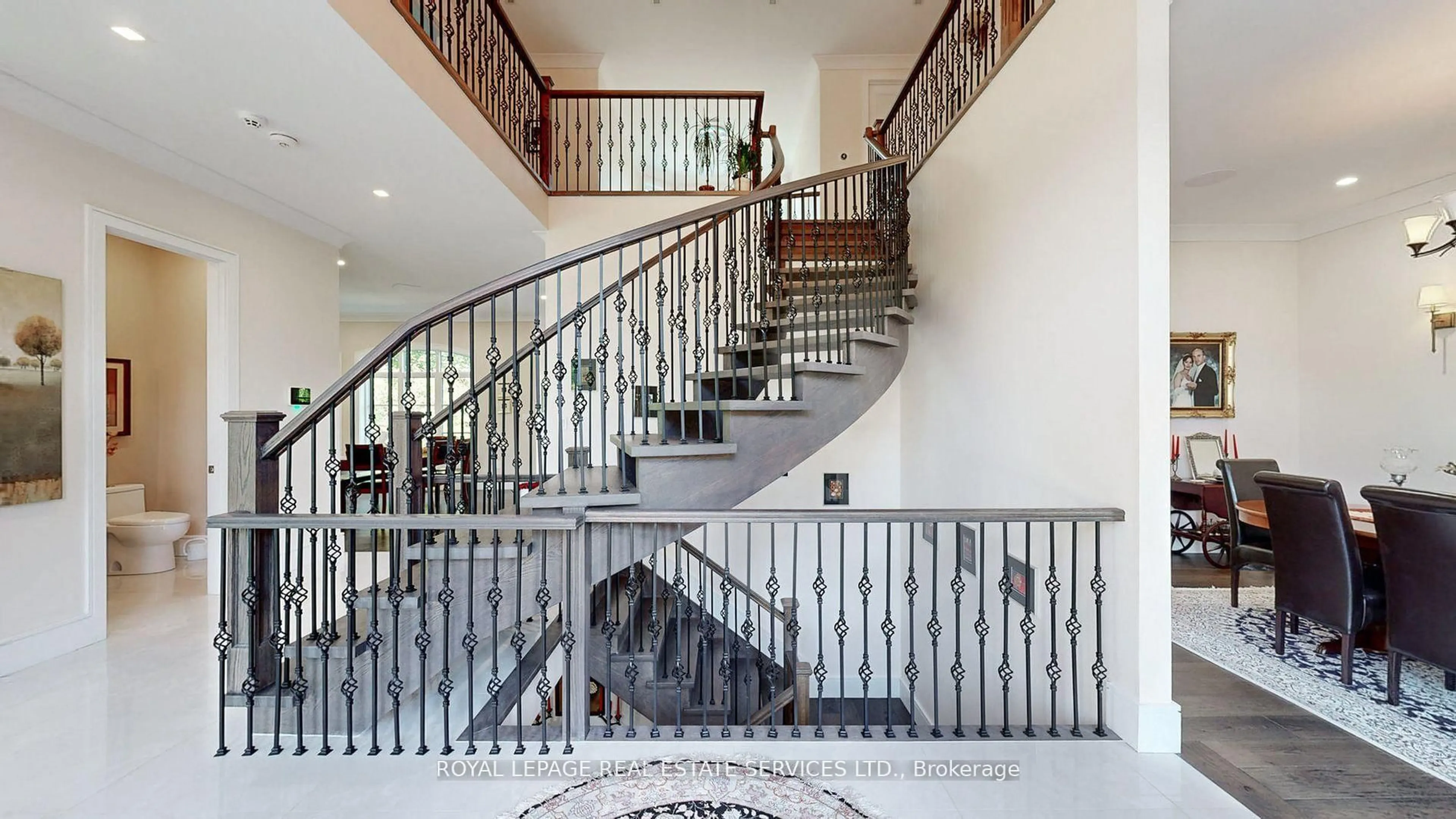 Stairs for 1286 Cambridge Dr, Oakville Ontario L6J 1S1