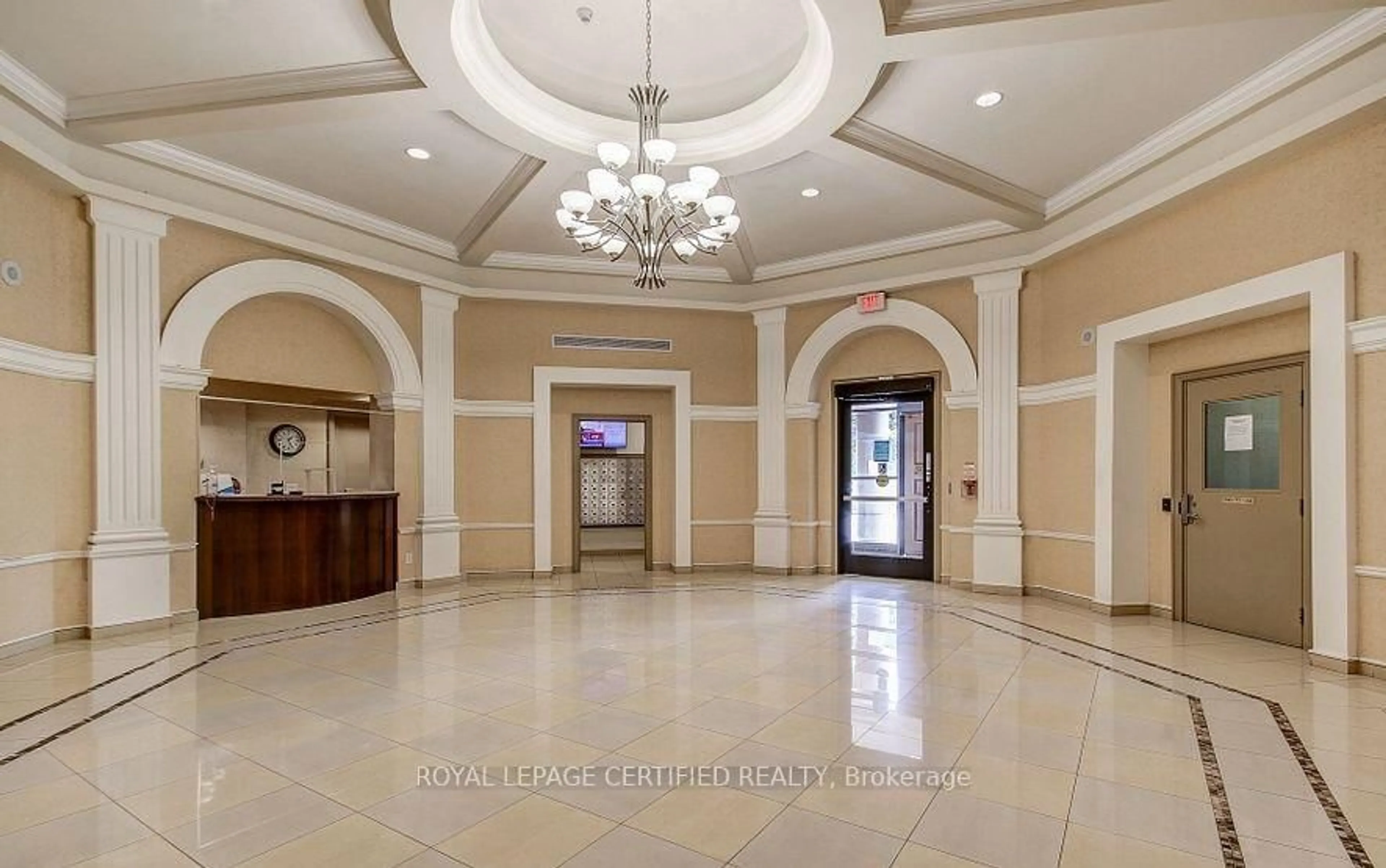 Indoor foyer for 220 Forum Dr #1506, Mississauga Ontario L4Z 4K1