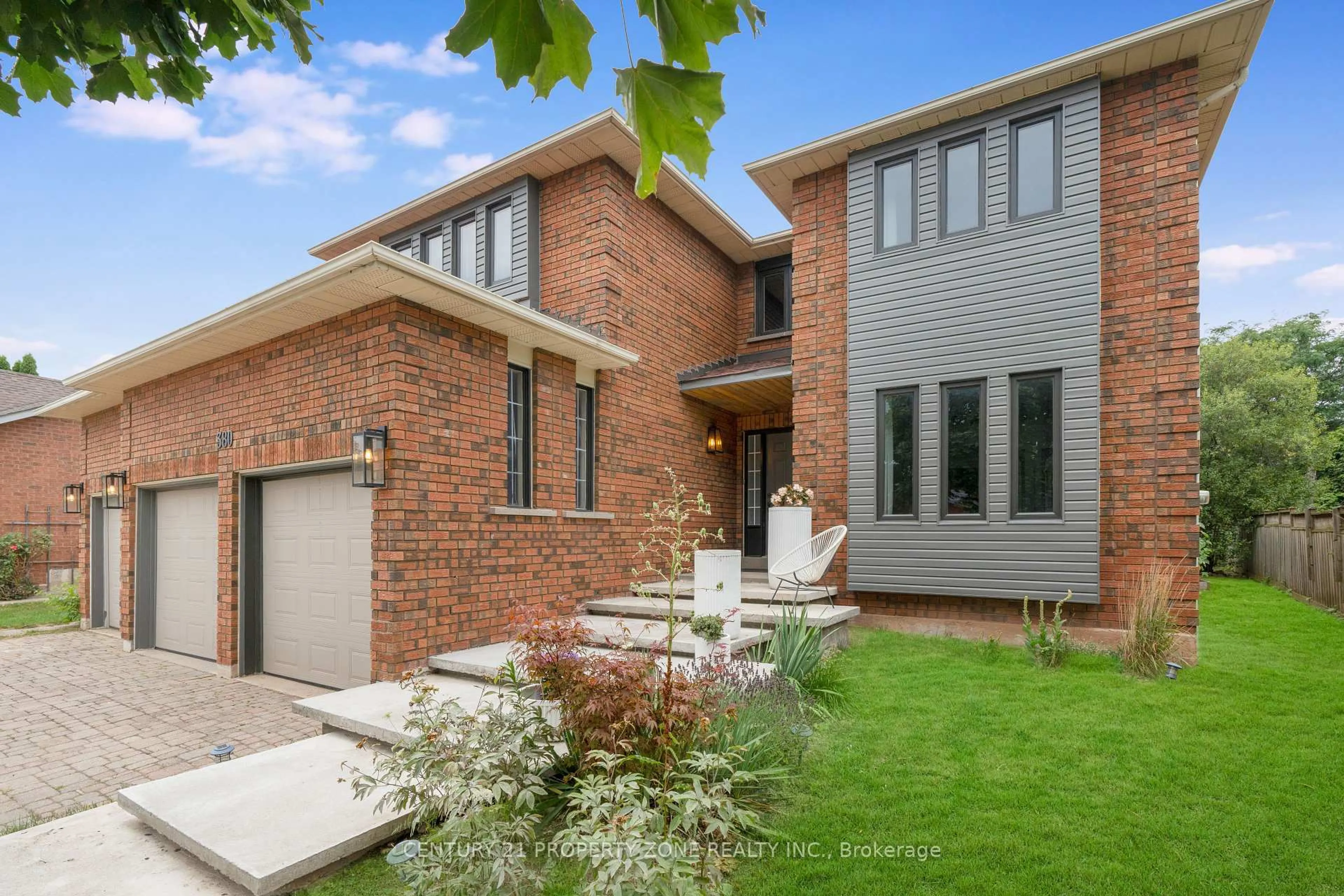 Home with brick exterior material, street for 380 Summerchase Dr, Oakville Ontario L6H 5T7