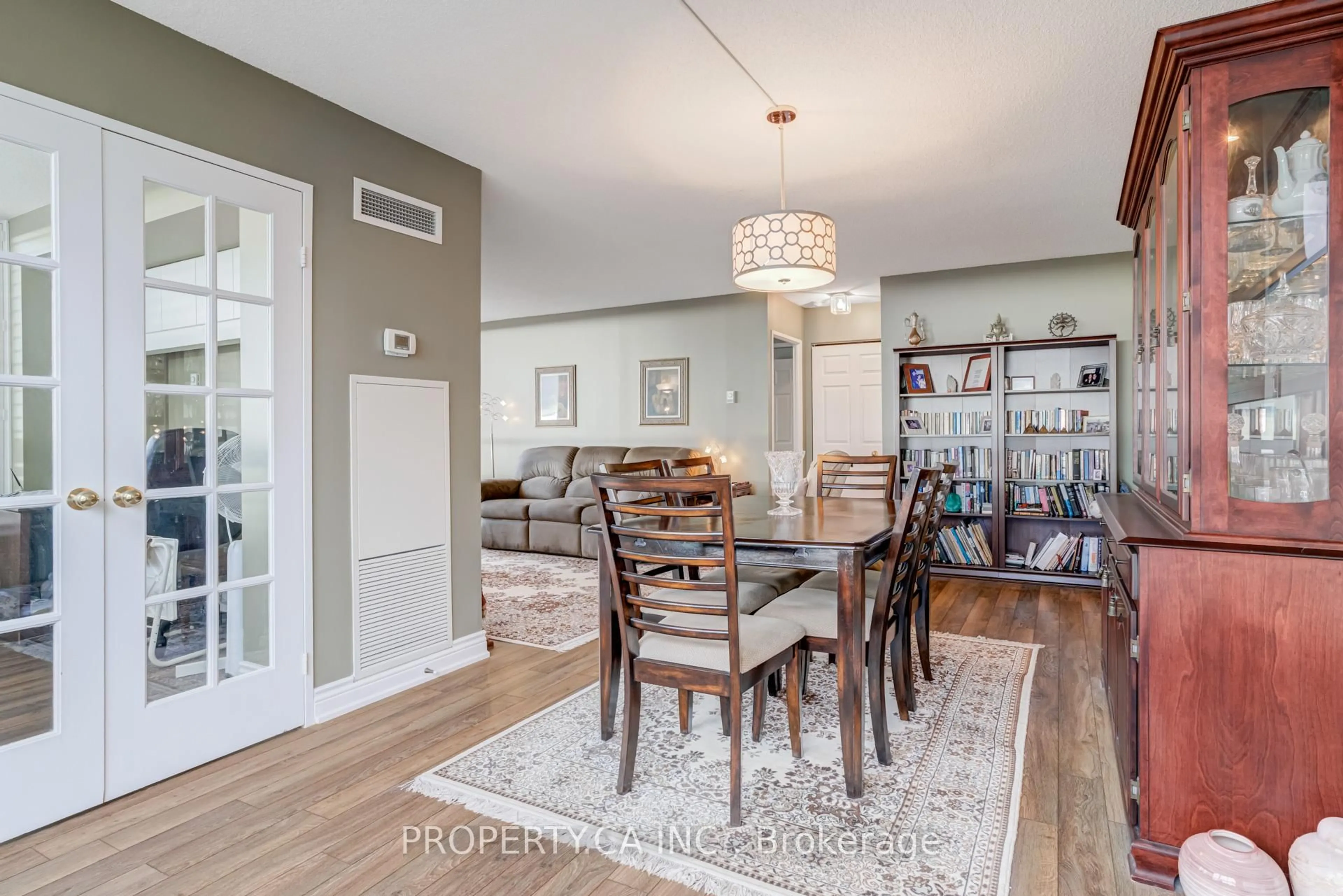 Dining room, wood/laminate floor for 65 George Appleton Way #2083, Toronto Ontario M3M 0A2