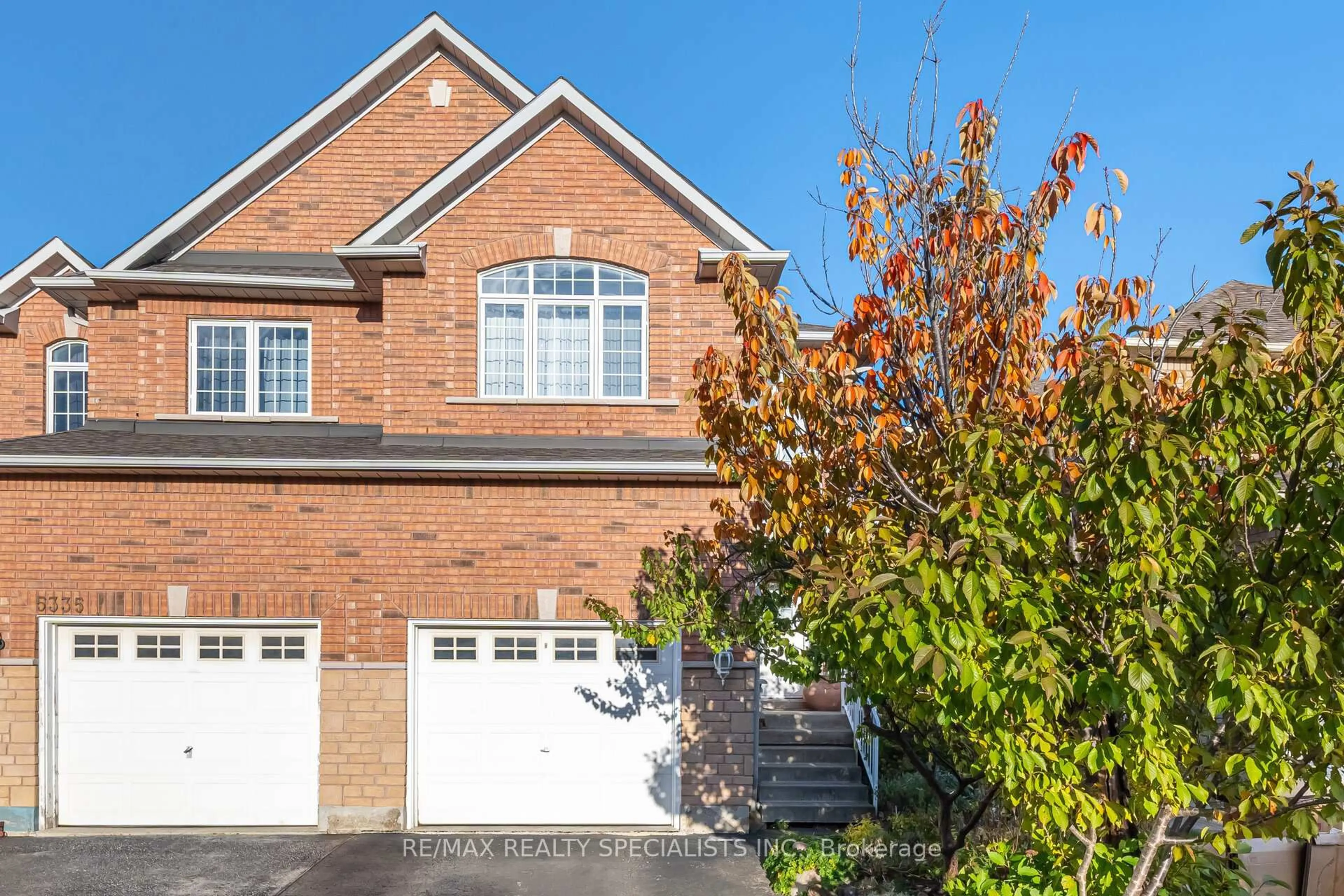 Home with brick exterior material, street for 5333 Hollypoint Ave, Mississauga Ontario L5V 2L2
