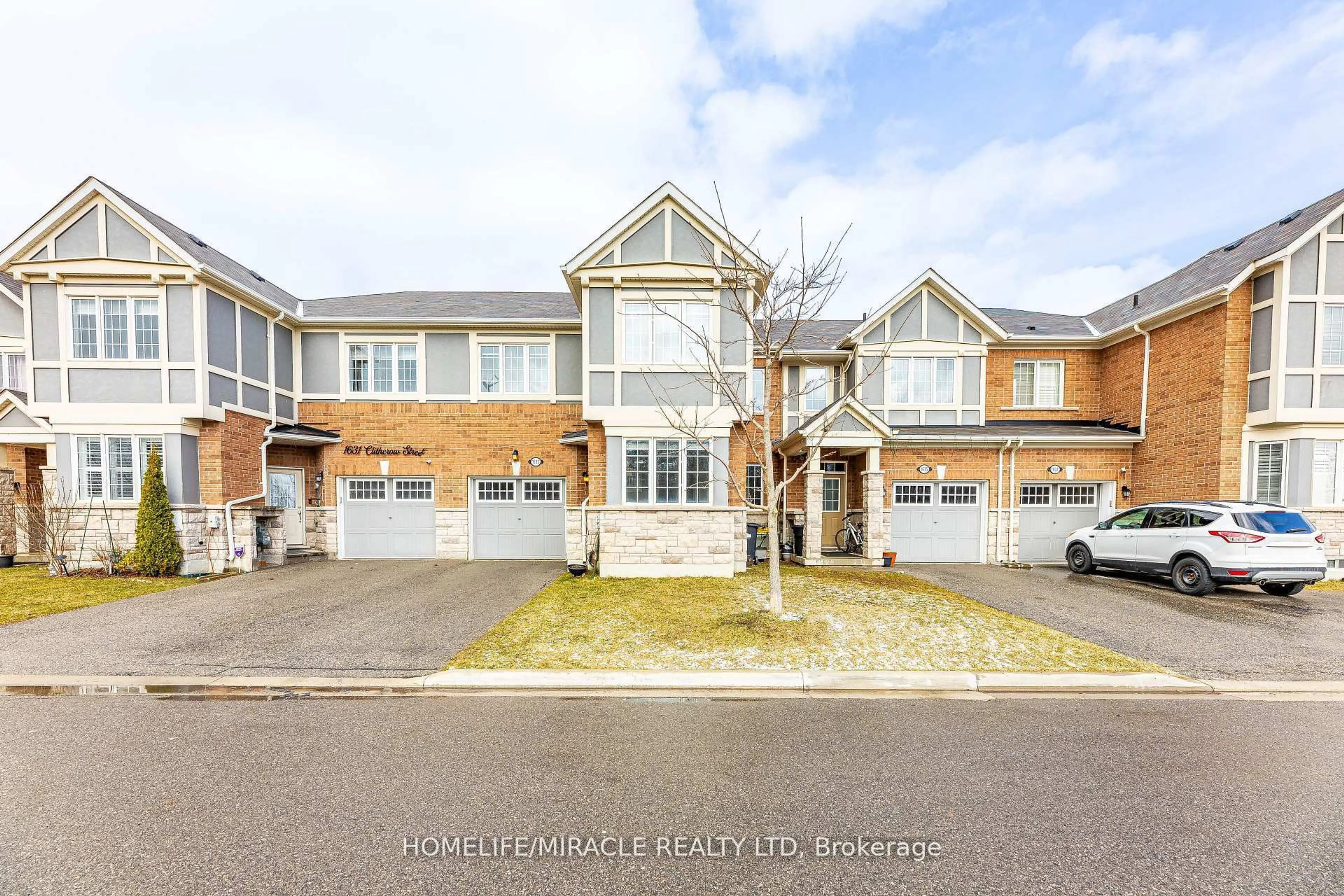 A pic from outside/outdoor area/front of a property/back of a property/a pic from drone, street for 1633 Clitherow St, Milton Ontario L9E 0A2
