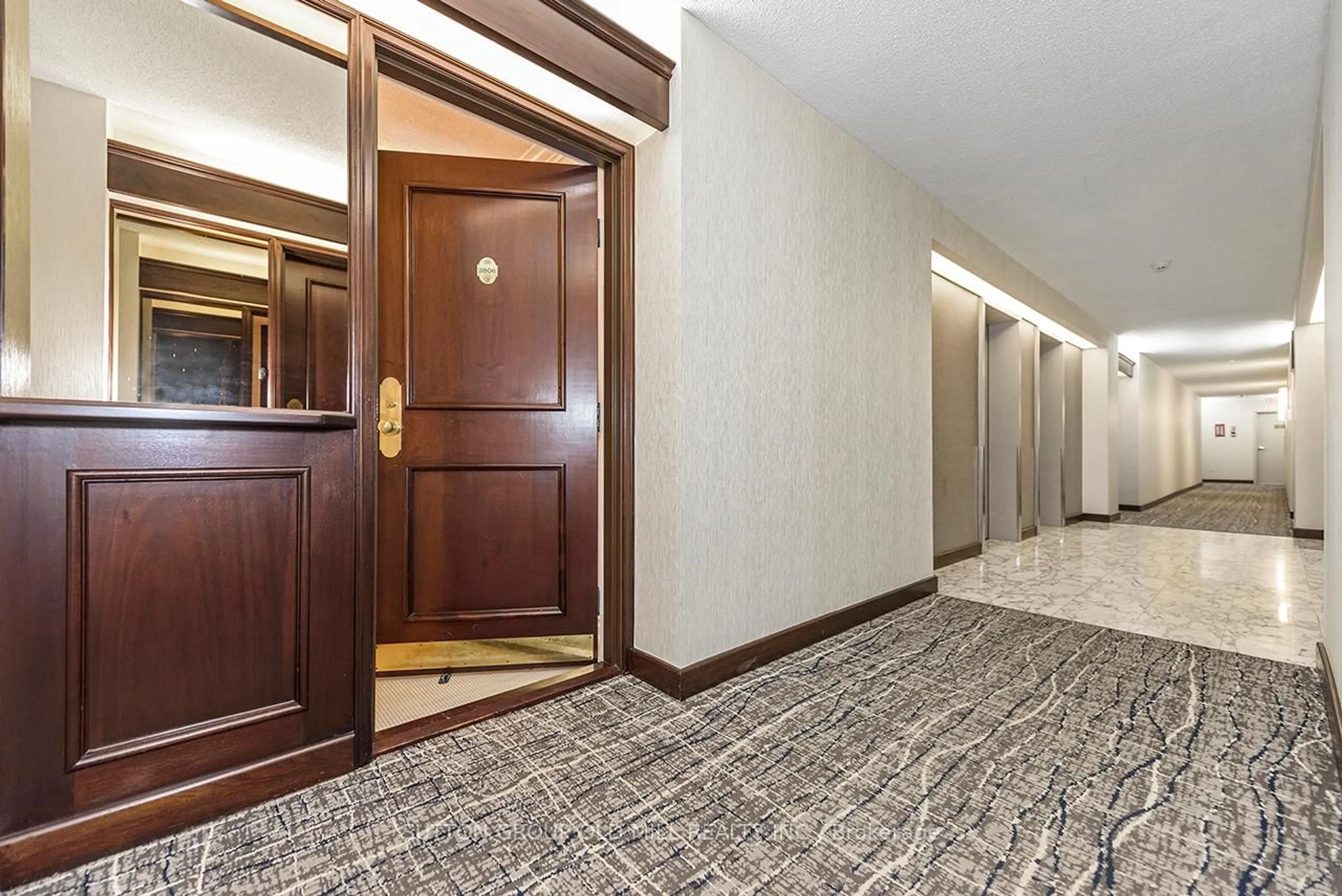 Indoor foyer for 1300 Islington Ave #2806, Toronto Ontario M9A 5C4