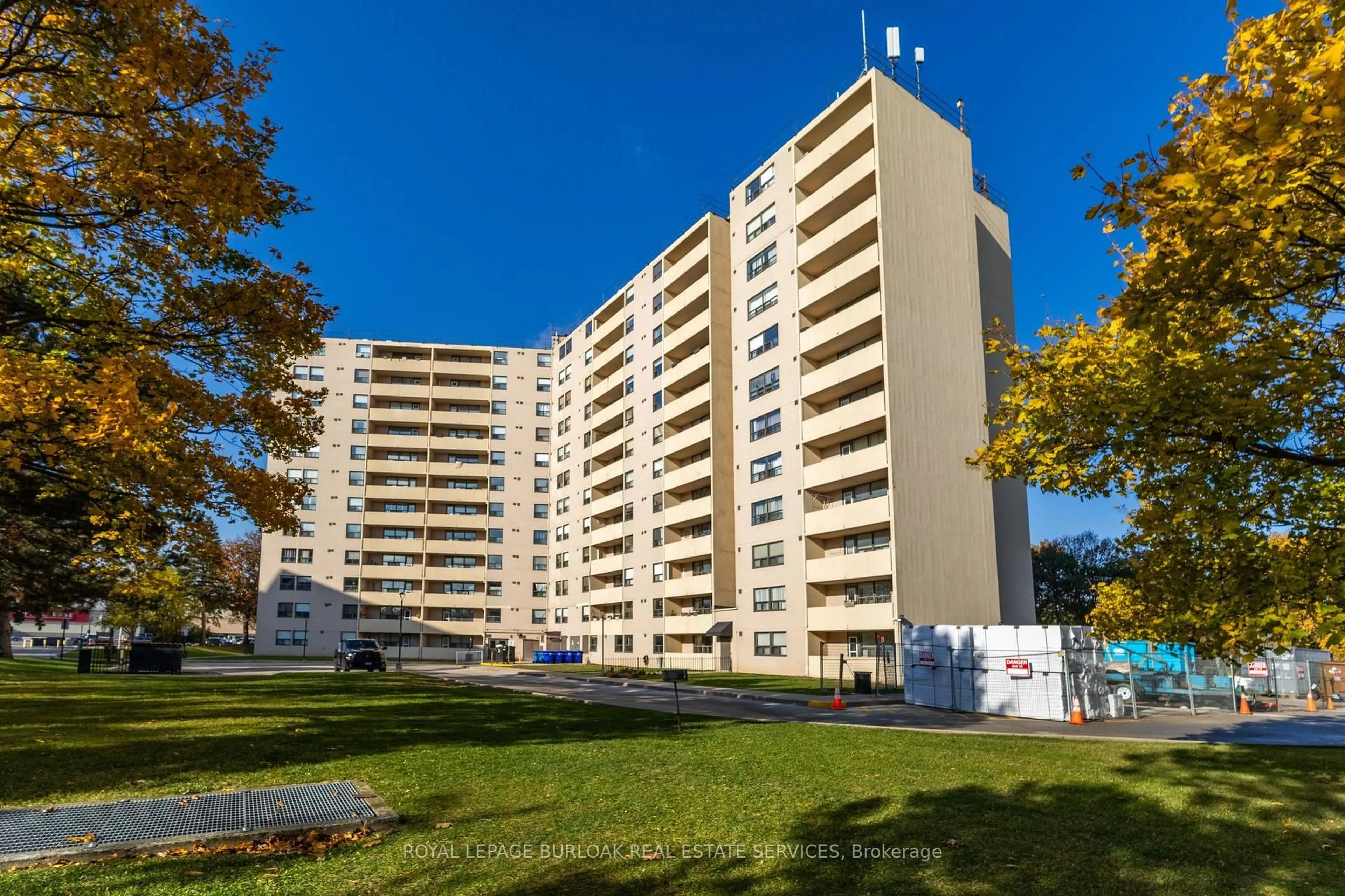 Unknown for 700 Dynes Rd #616, Burlington Ontario L7N 3M2