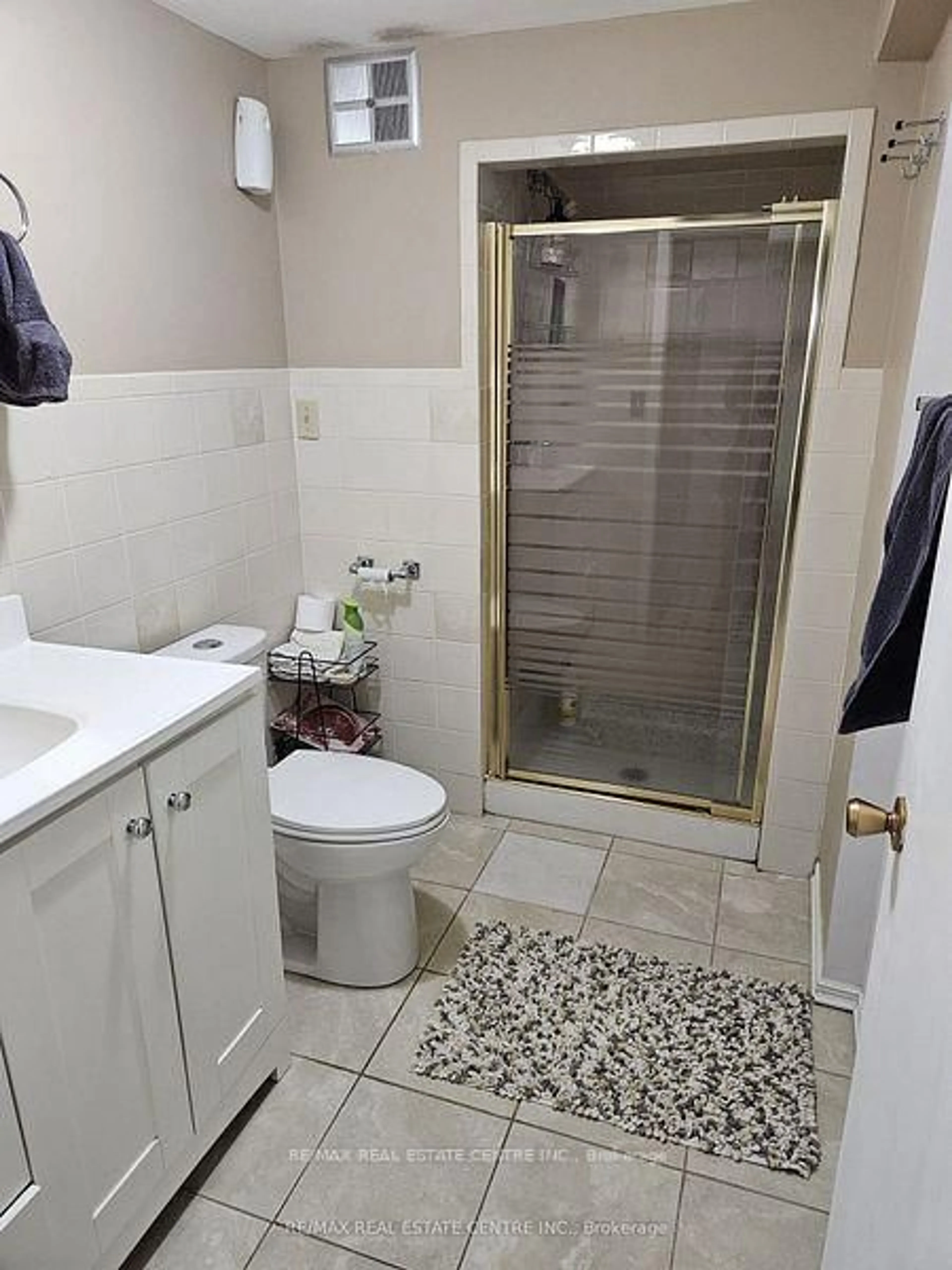 Standard bathroom, unknown for 1199 Sixth Line, Oakville Ontario L6H 1W8
