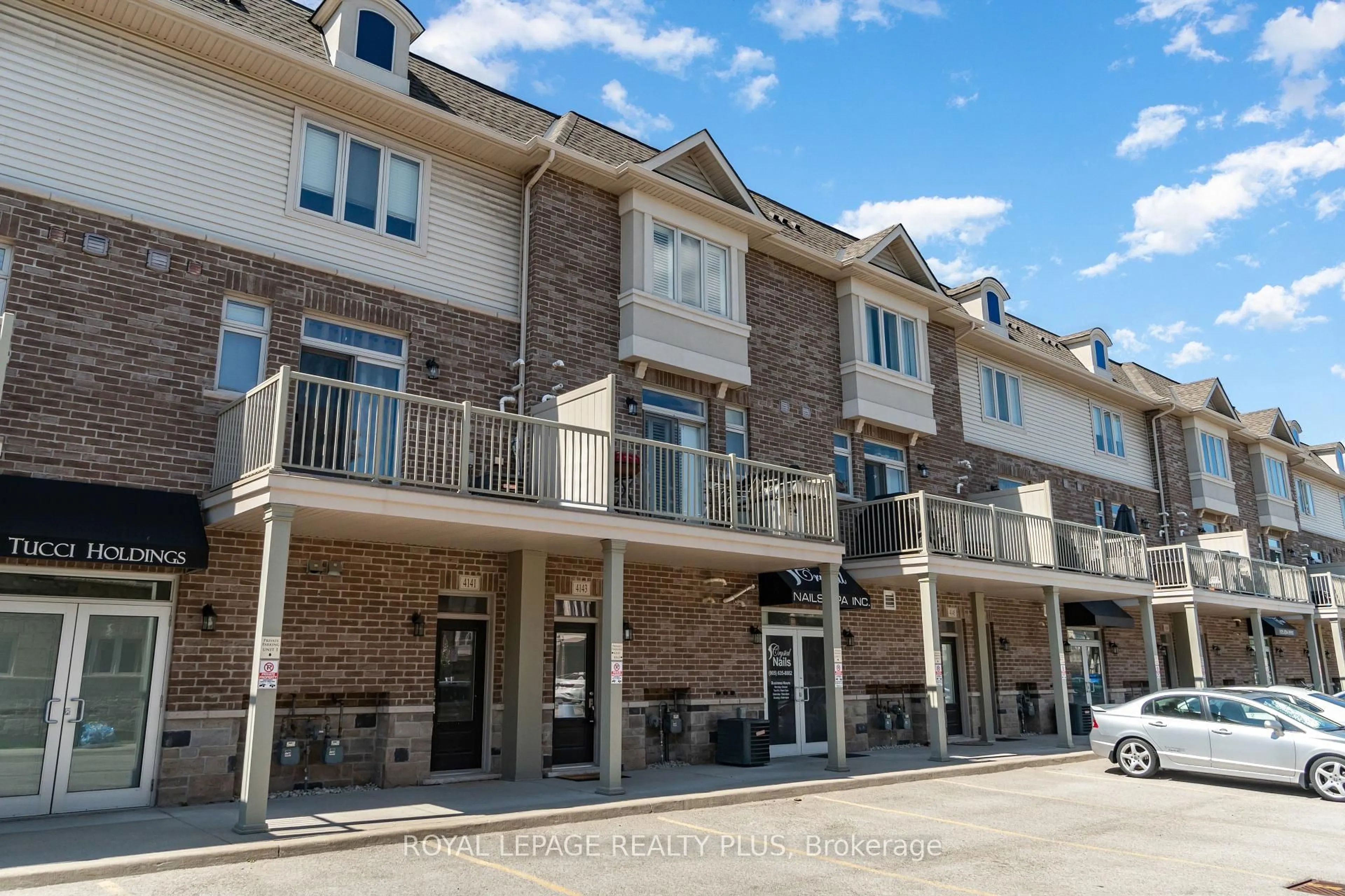 Patio, street for 4143 Palermo Common #28, Burlington Ontario L7L 0G7