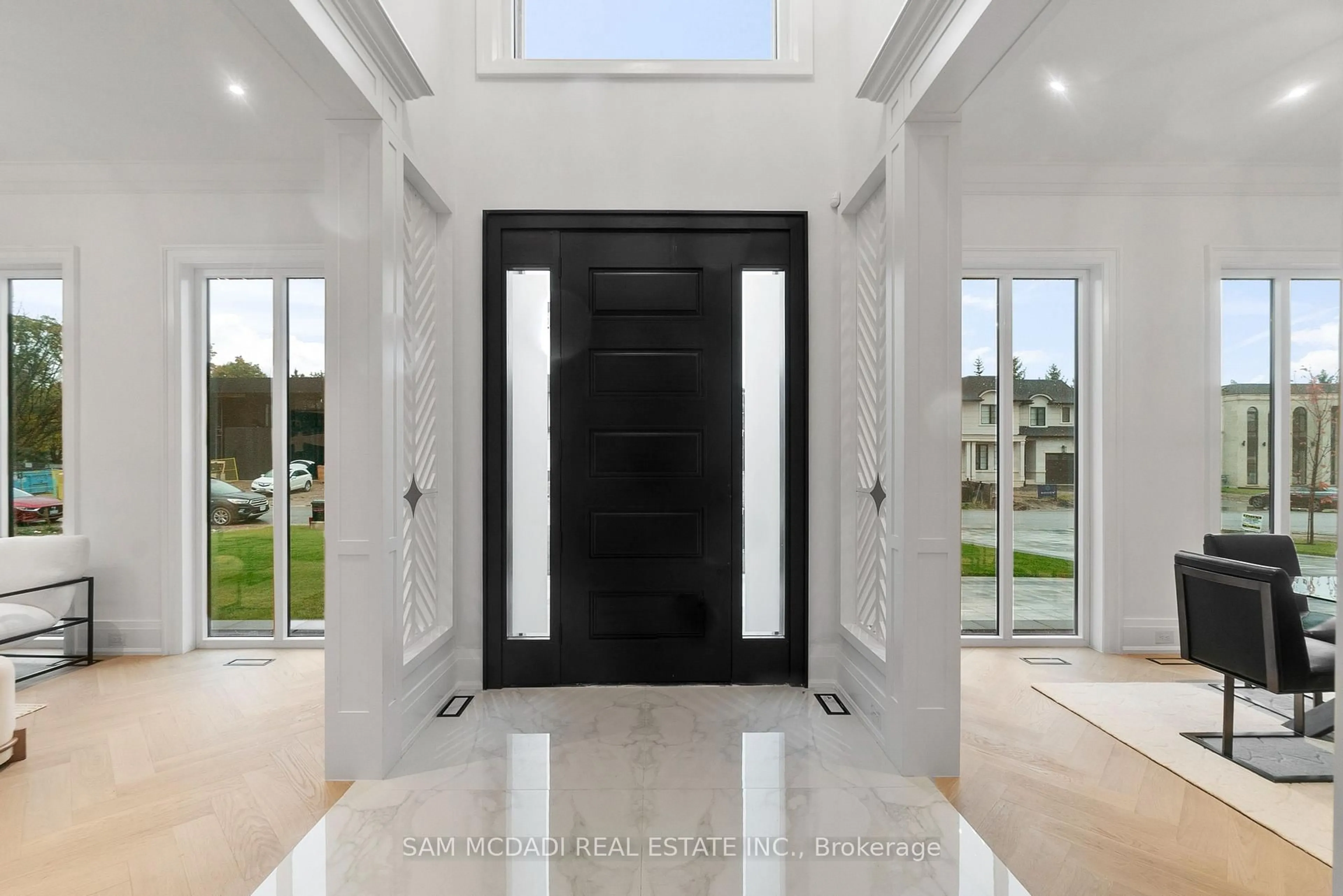 Indoor entryway for 84 Pebbleridge Pl, Oakville Ontario L6K 3Y4