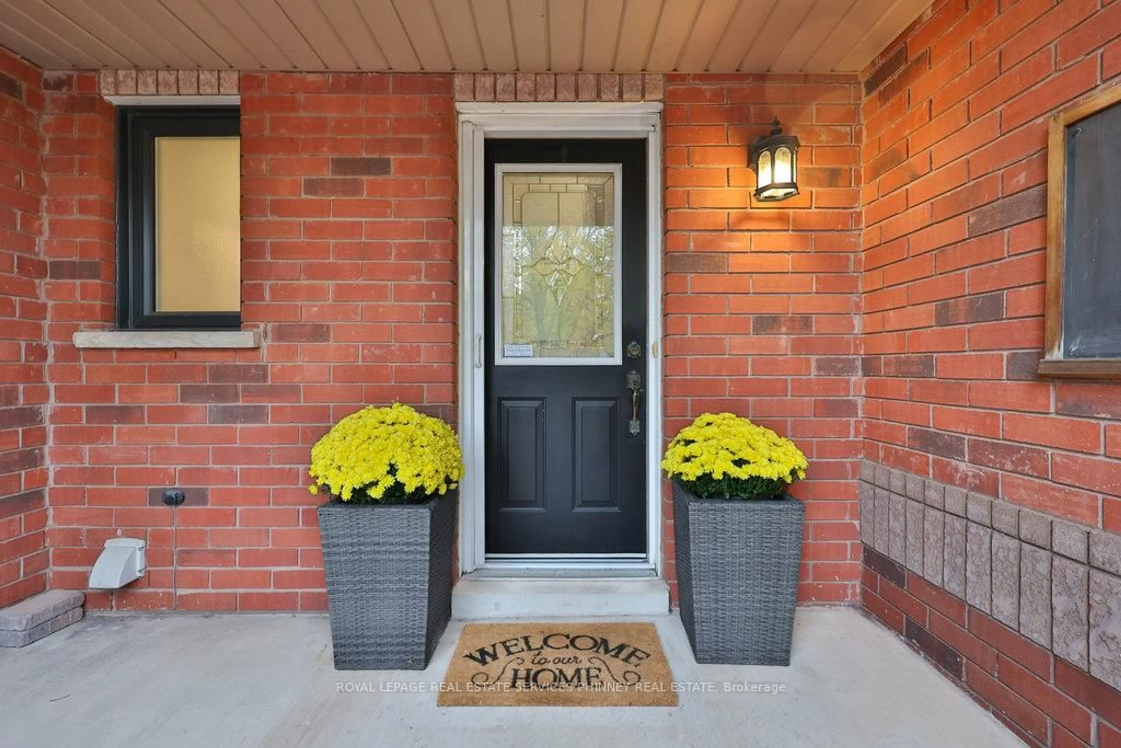 Indoor entryway for 2247 Hummingbird Way, Oakville Ontario L6M 3Z7