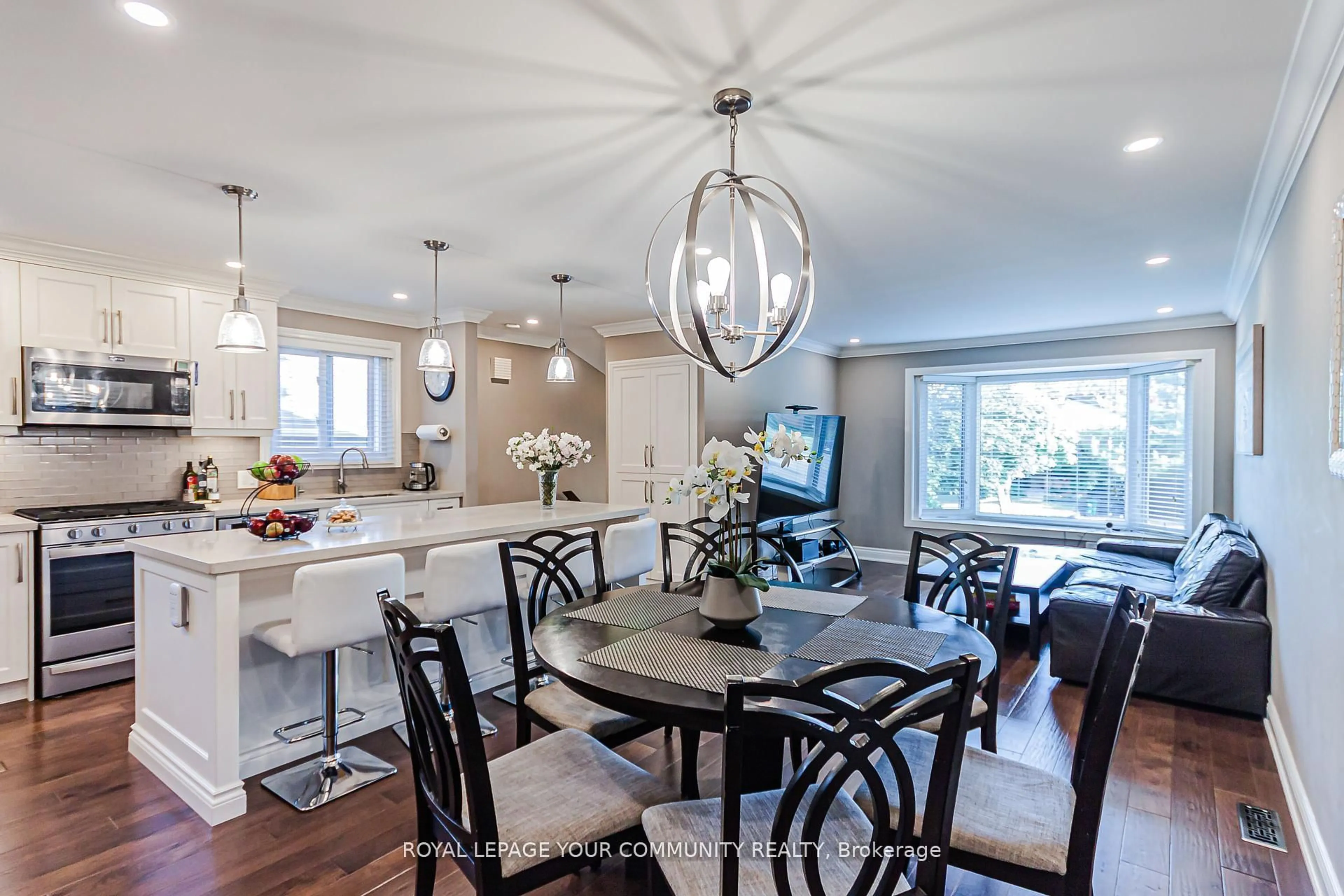 Open concept kitchen, unknown for 2903 Salerno Cres, Mississauga Ontario L5N 1T3