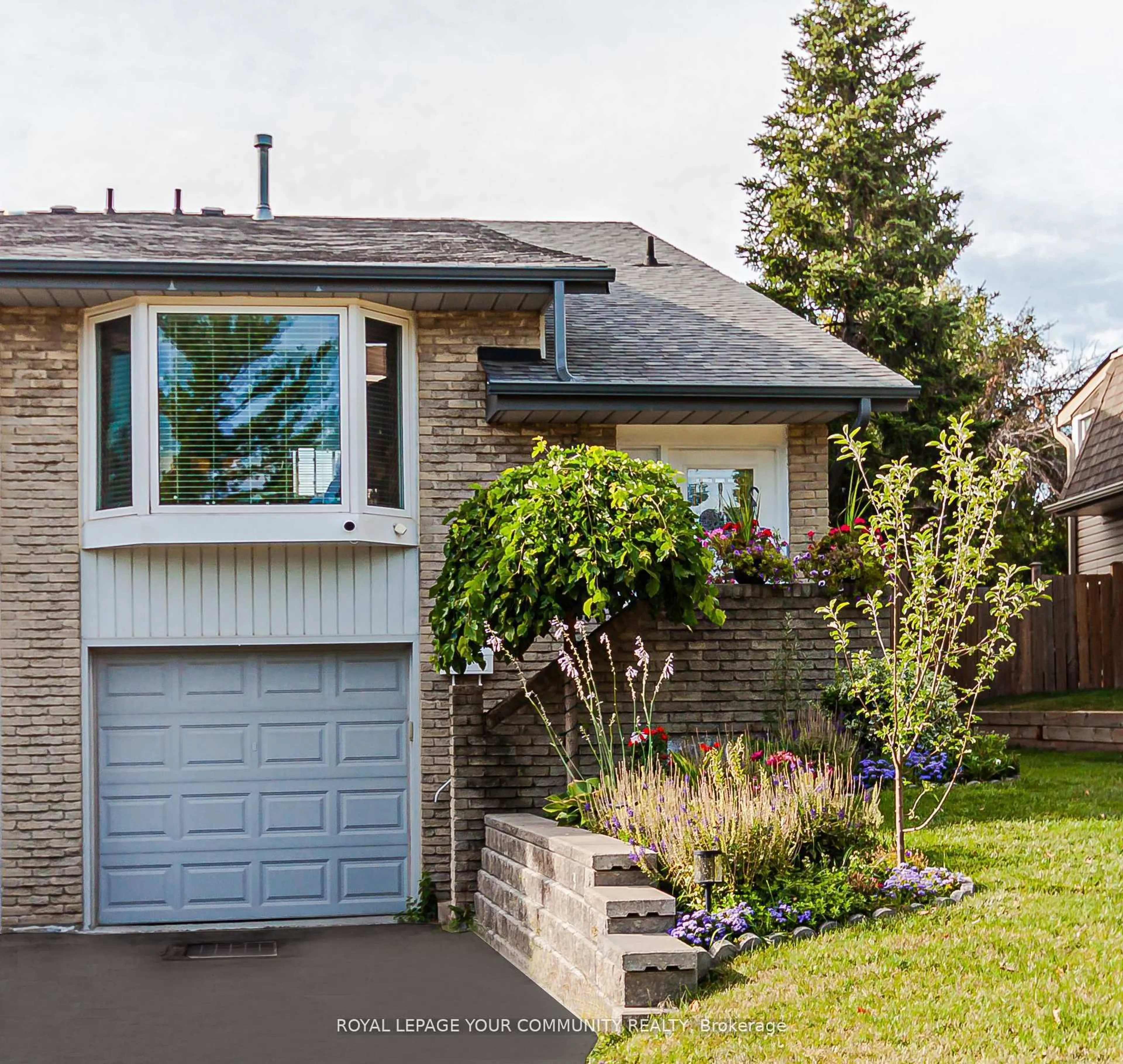 Home with brick exterior material, street for 2903 Salerno Cres, Mississauga Ontario L5N 1T3