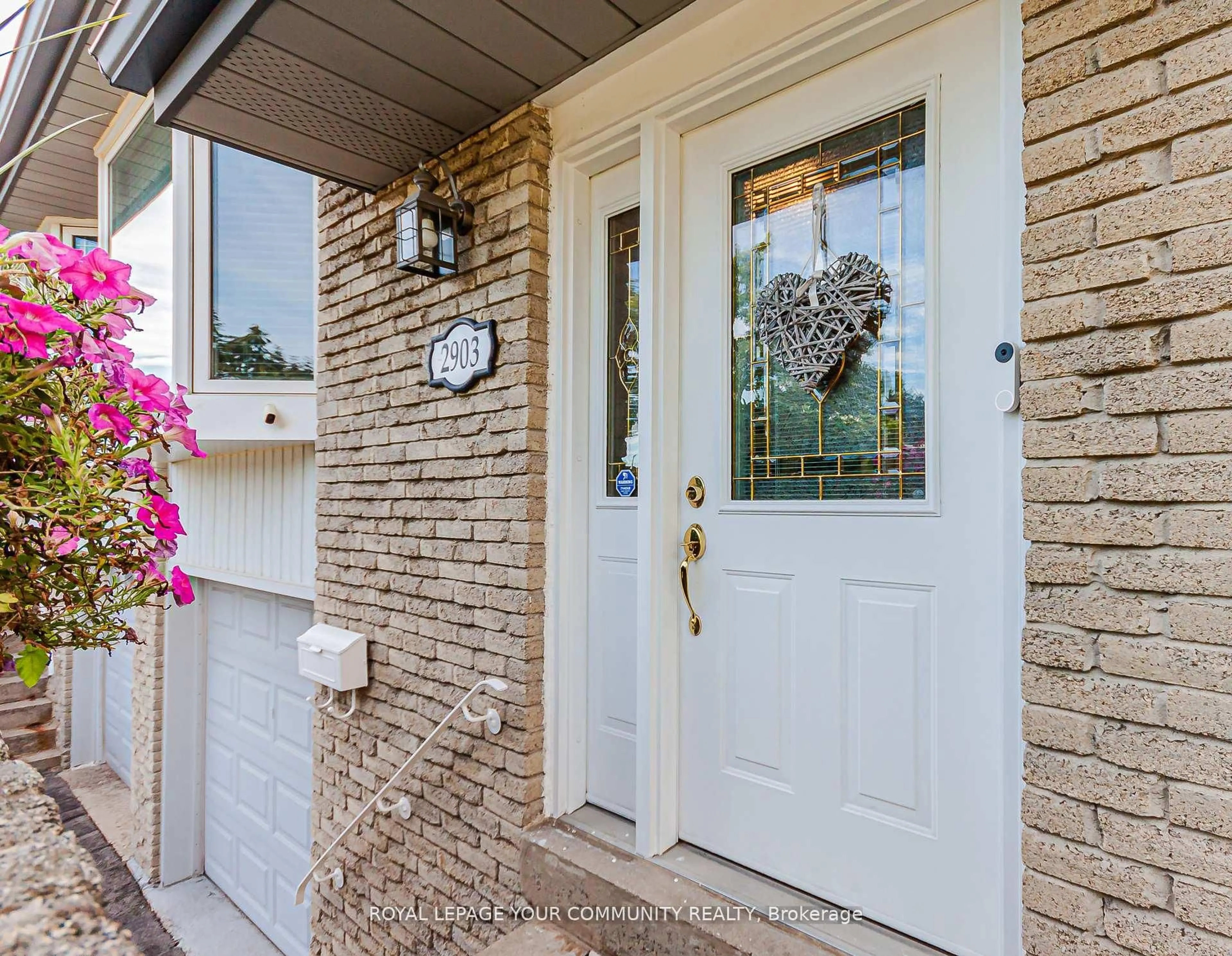 Home with brick exterior material, street for 2903 Salerno Cres, Mississauga Ontario L5N 1T3