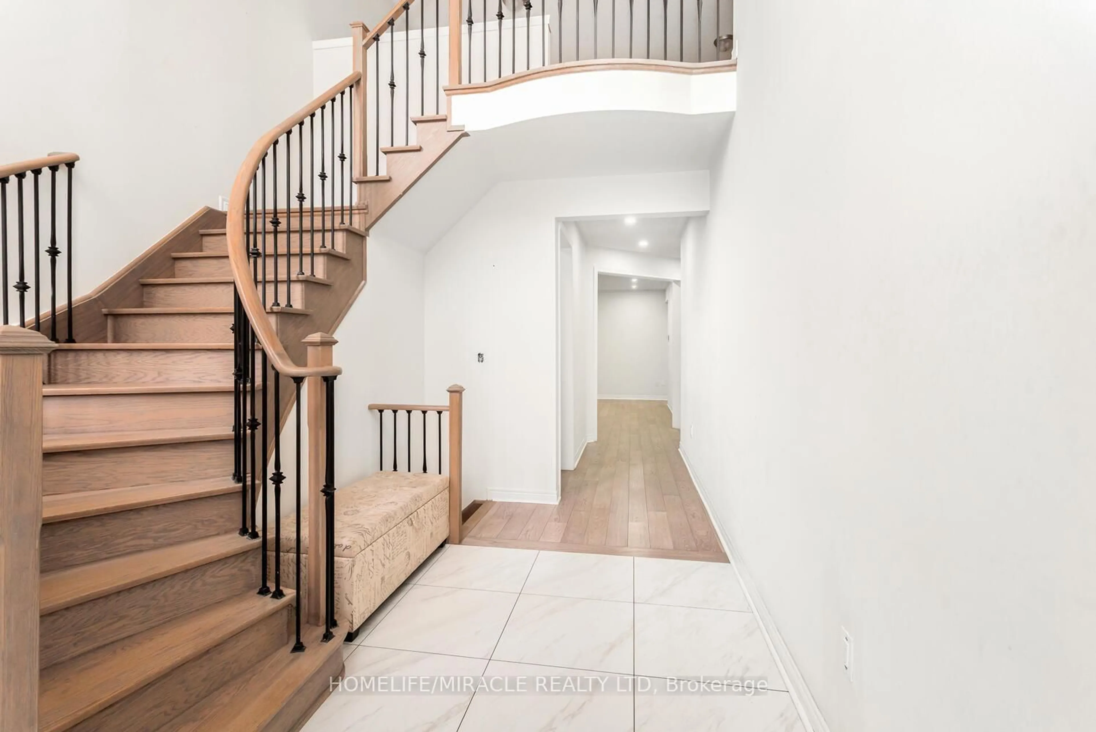 Unknown for 3 Farringdon Cres, Brampton Ontario L7A 4Z5