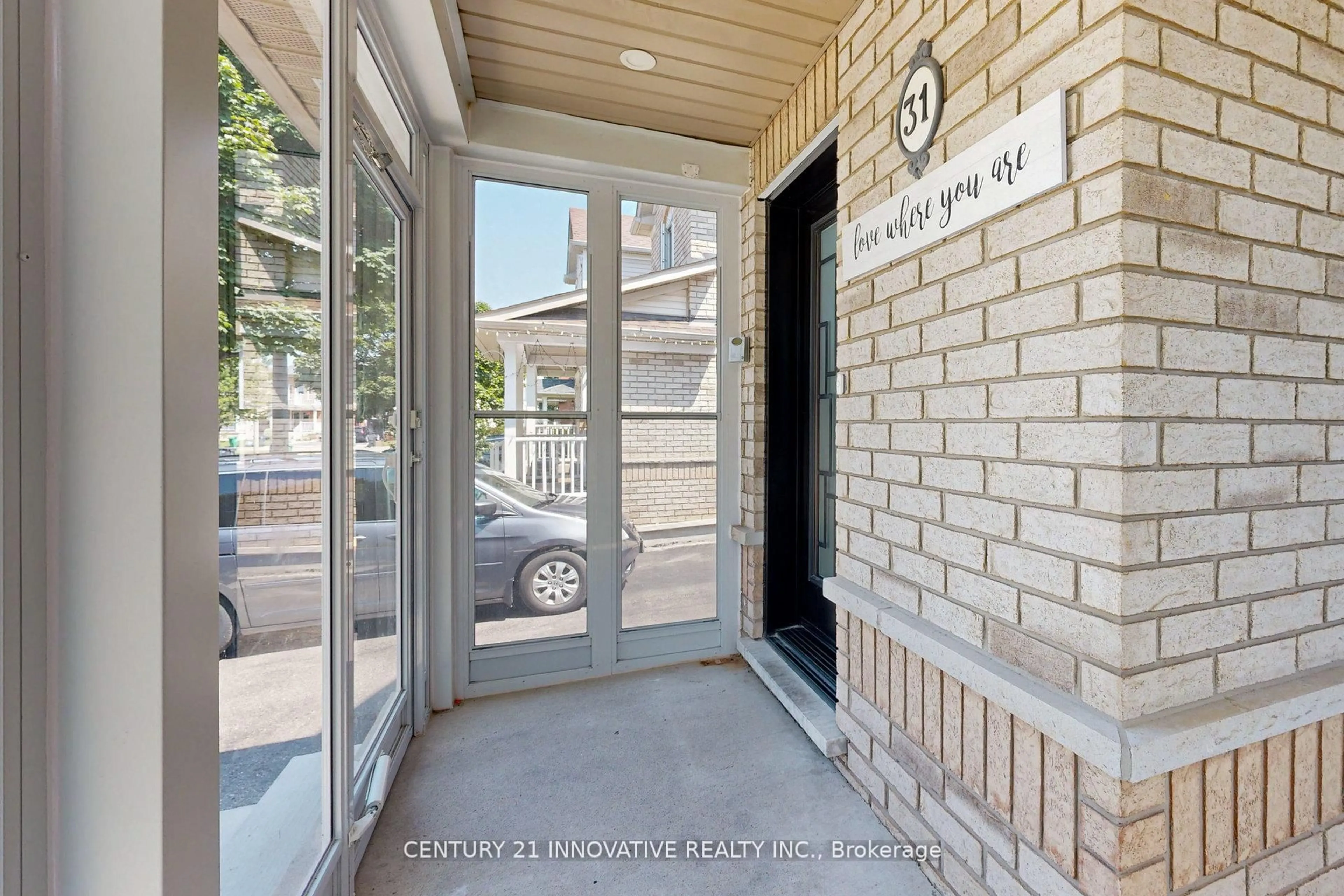 Indoor entryway for 31 Stable Gate, Brampton Ontario L7A 1V7