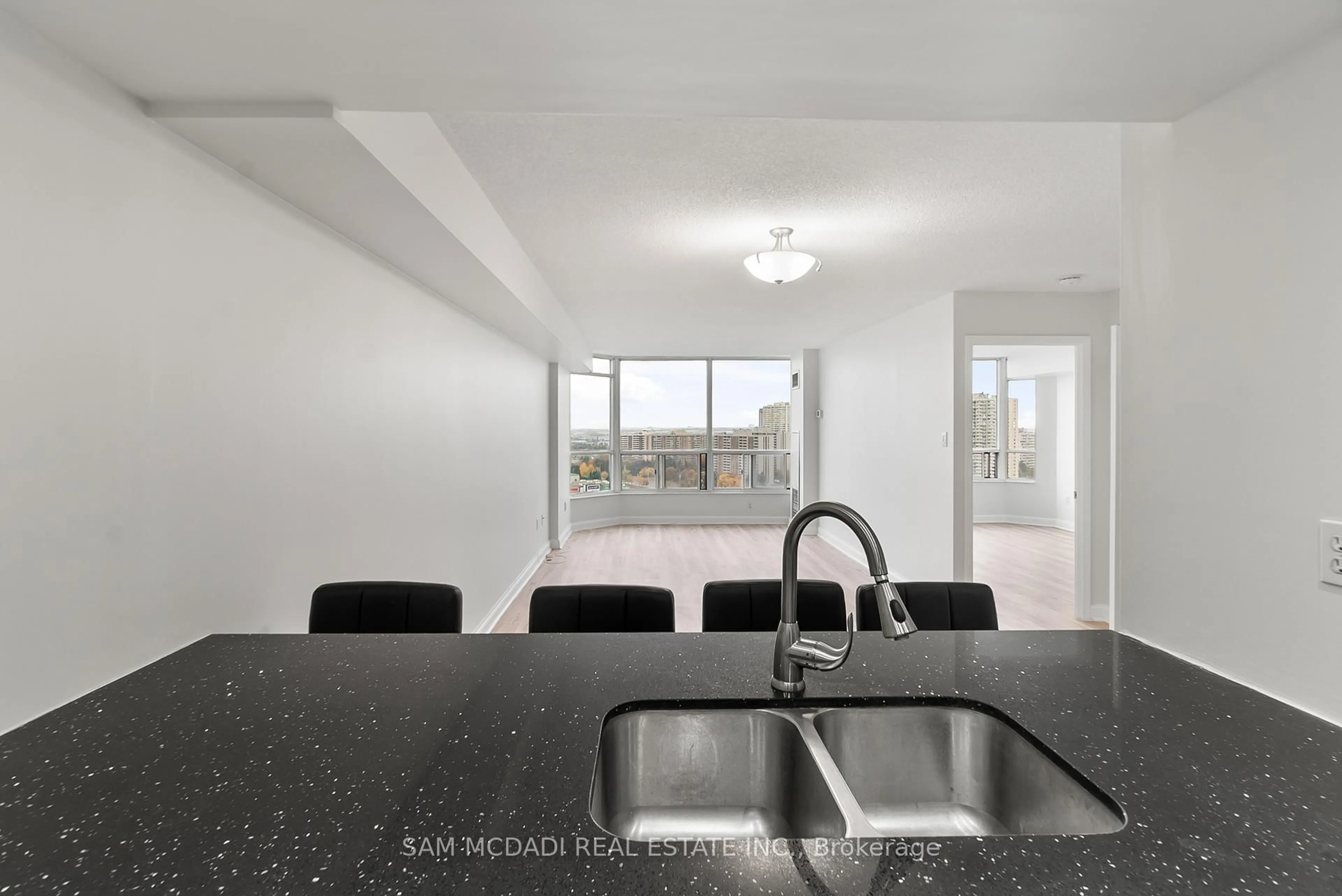 Unknown for 24 Hanover Rd #2106, Brampton Ontario L6S 5K8