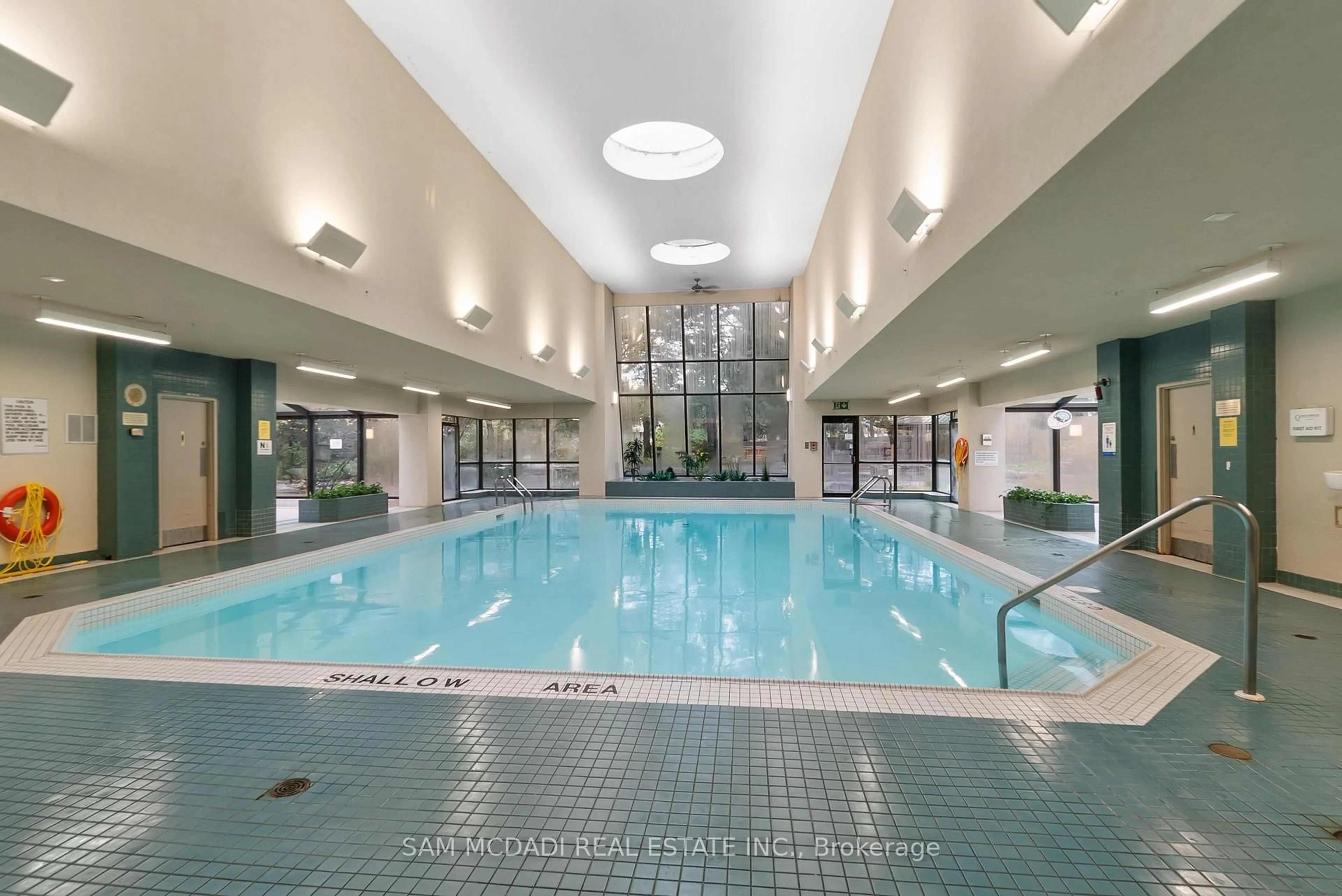 Pool for 24 Hanover Rd #2106, Brampton Ontario L6S 5K8