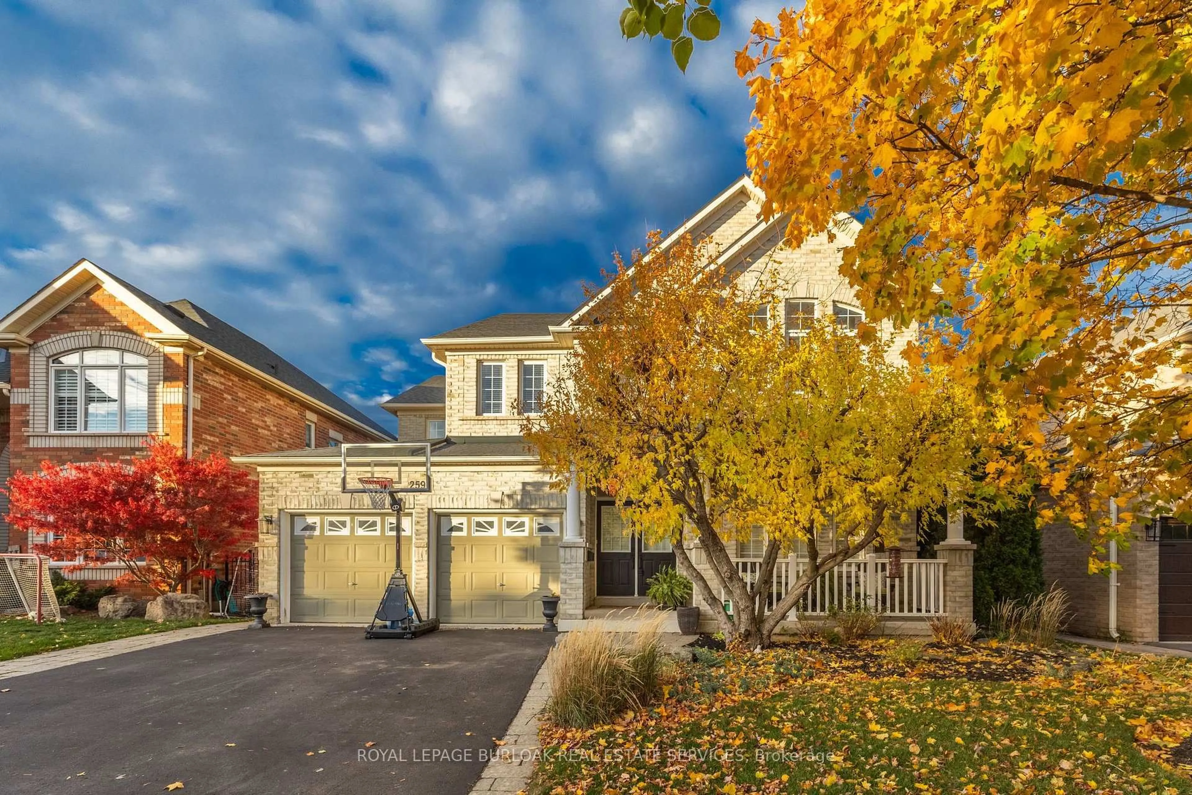 Unknown for 2594 Armour Cres, Burlington Ontario L7M 4T3