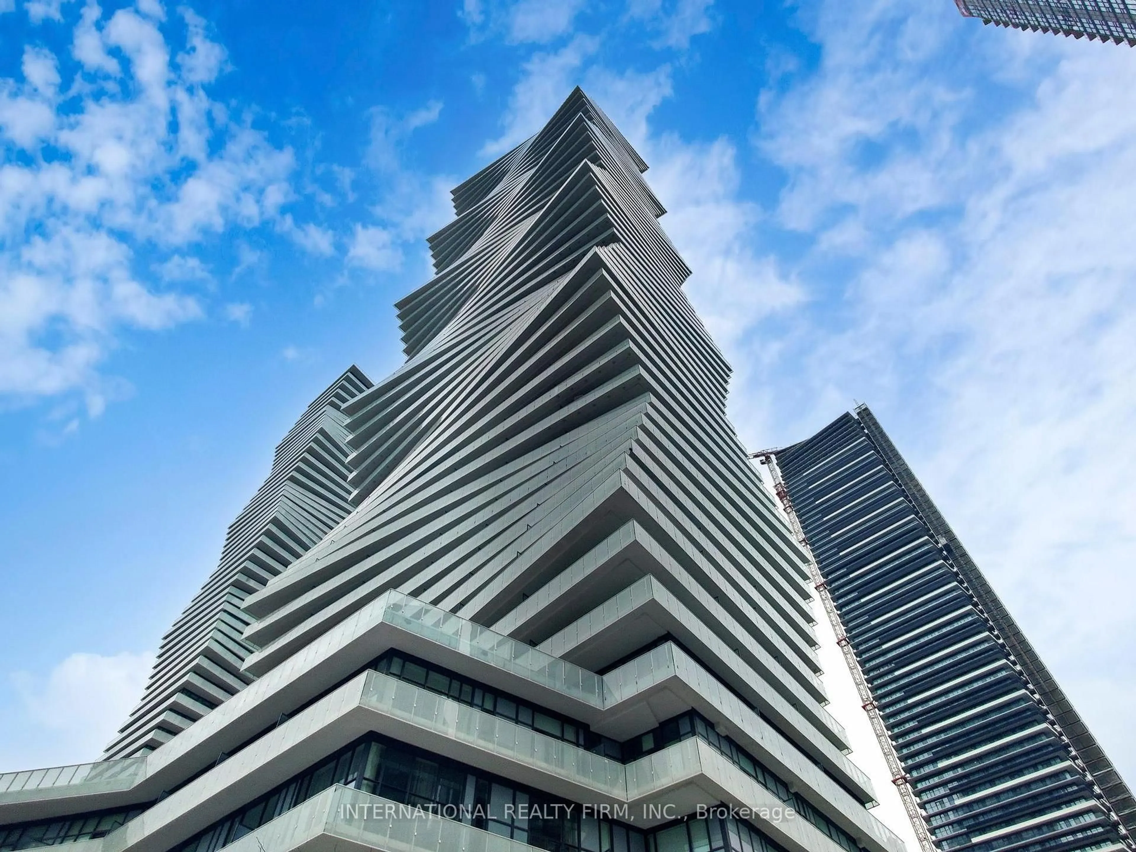 Indoor foyer for 3900 Confederation Pkwy #315, Mississauga Ontario L5B 0M3