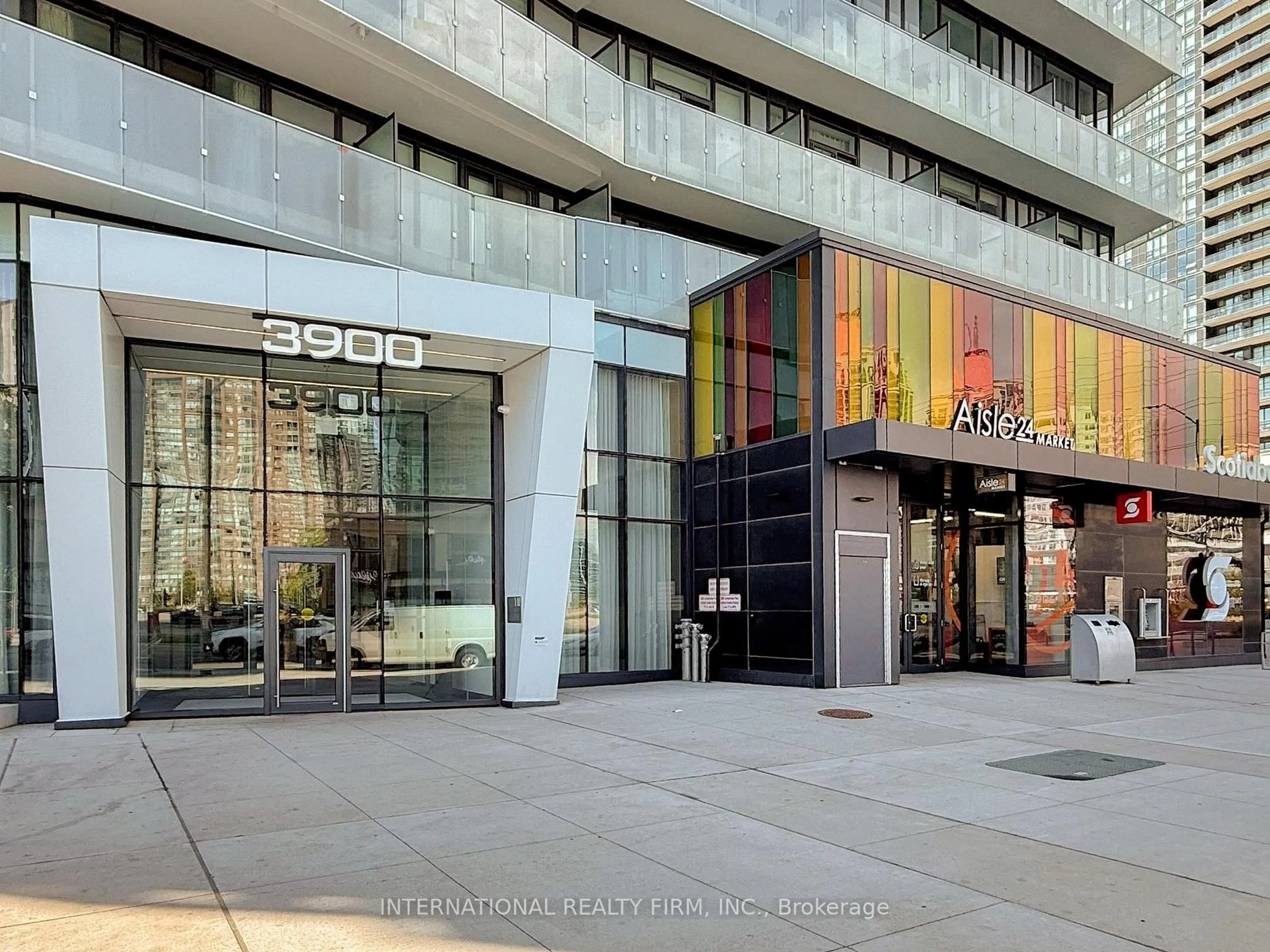 Indoor foyer for 3900 Confederation Pkwy #315, Mississauga Ontario L5B 0M3