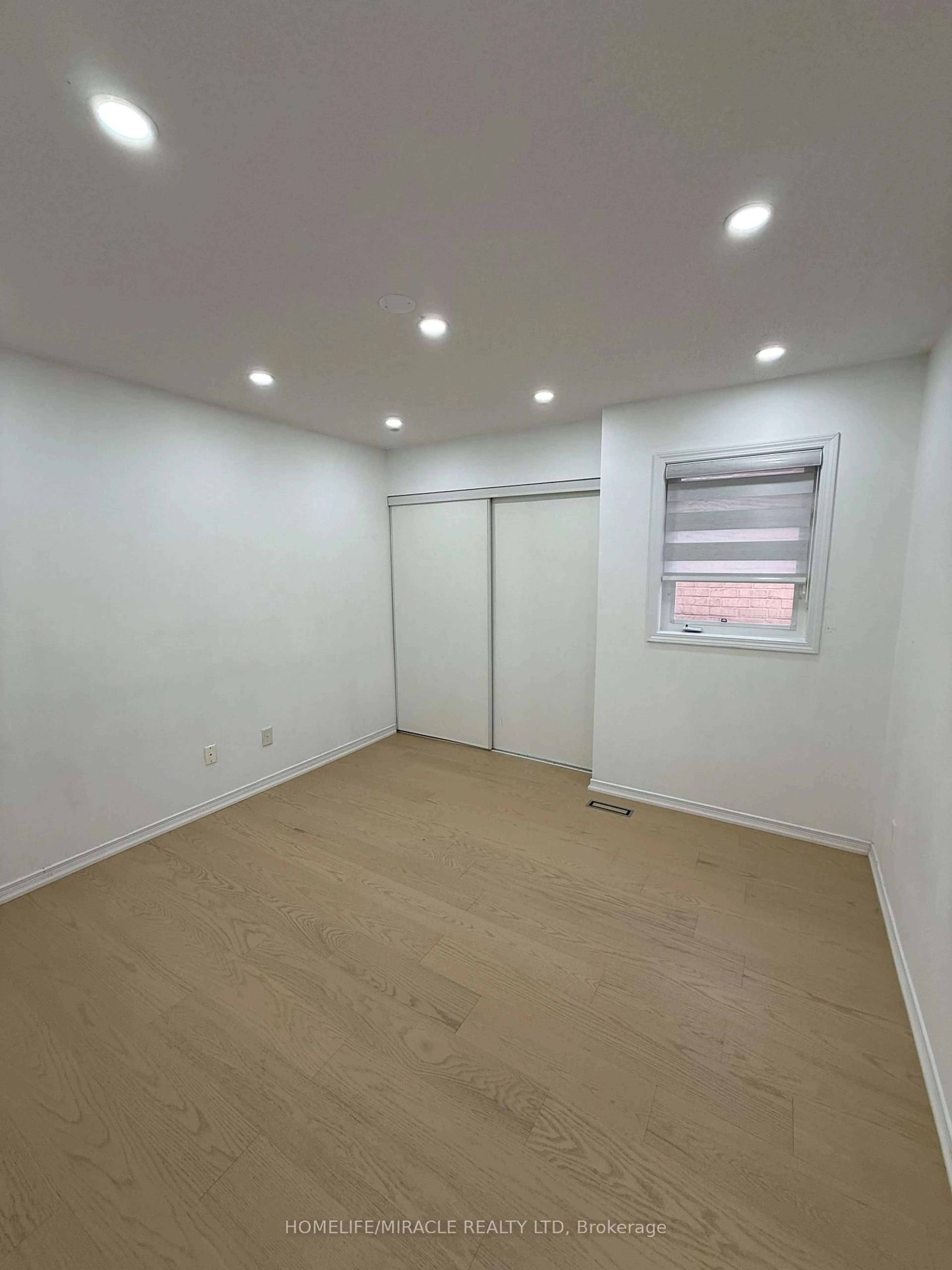 A pic of a room for 91 Buick Blvd, Brampton Ontario L7A 3B7