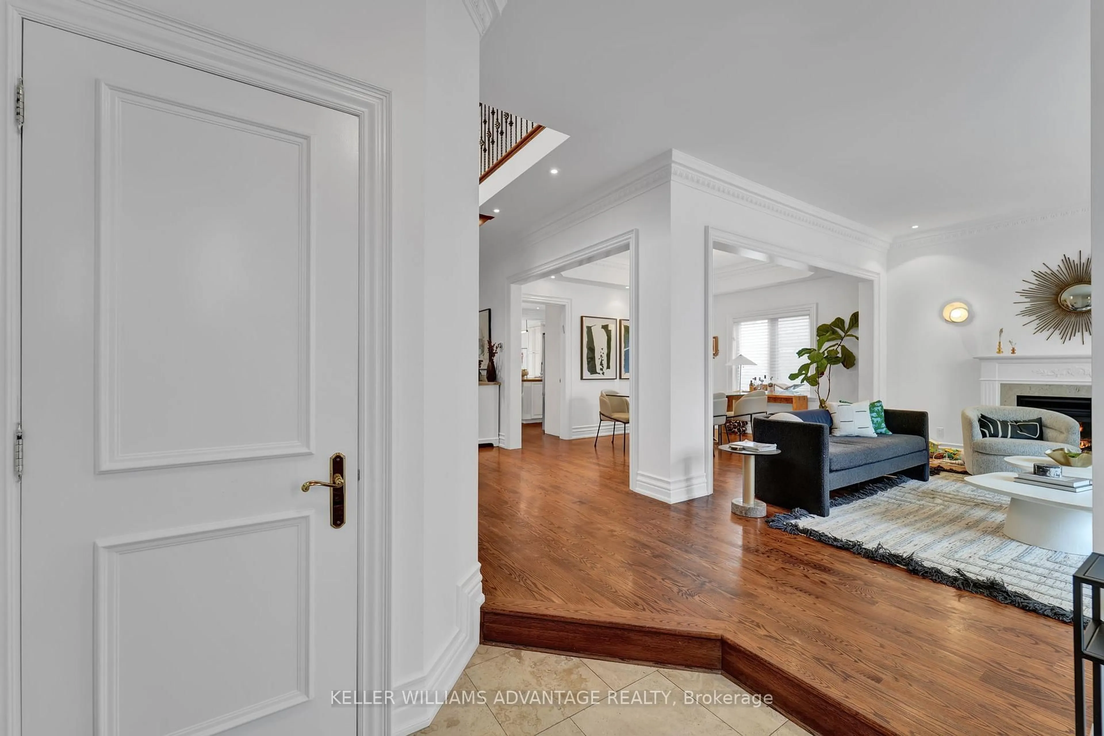 Indoor entryway for 17 James Young Dr, Halton Hills Ontario L7G 5S6