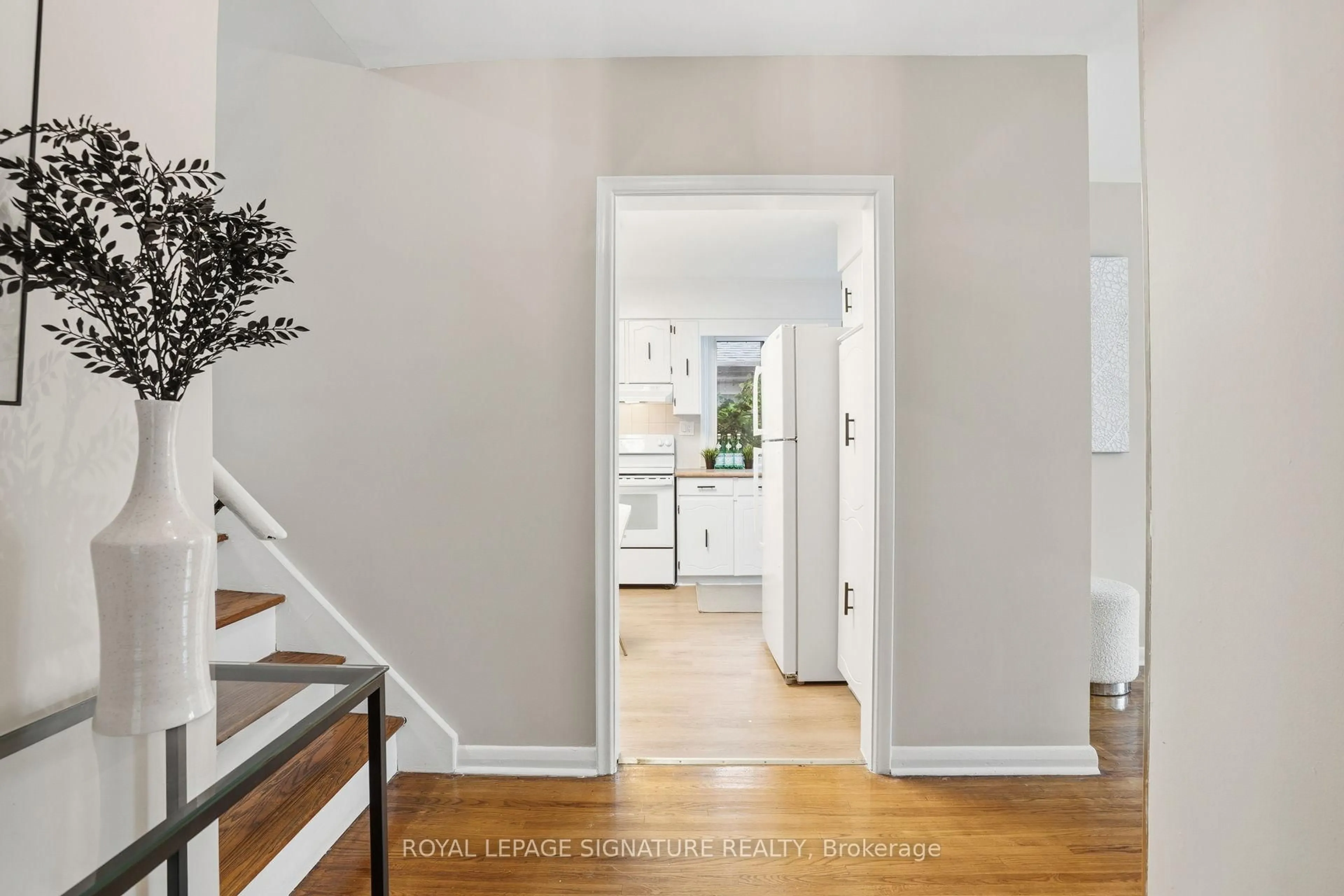 Indoor entryway for 68 Genthorn Ave, Toronto Ontario M9W 2S9