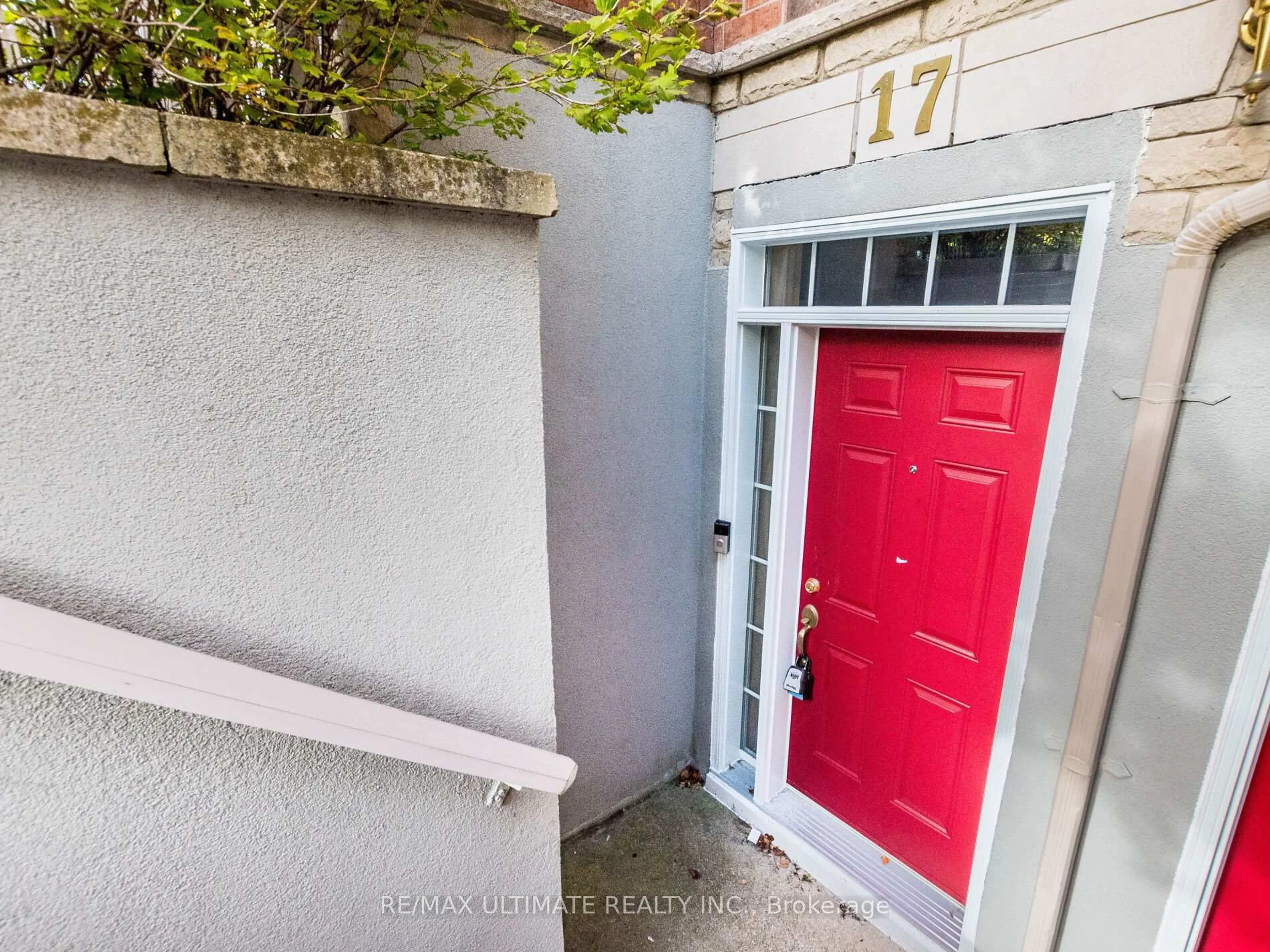 Indoor entryway for 615 Shoreline Dr #Unit # 17, Mississauga Ontario L5B 4K4