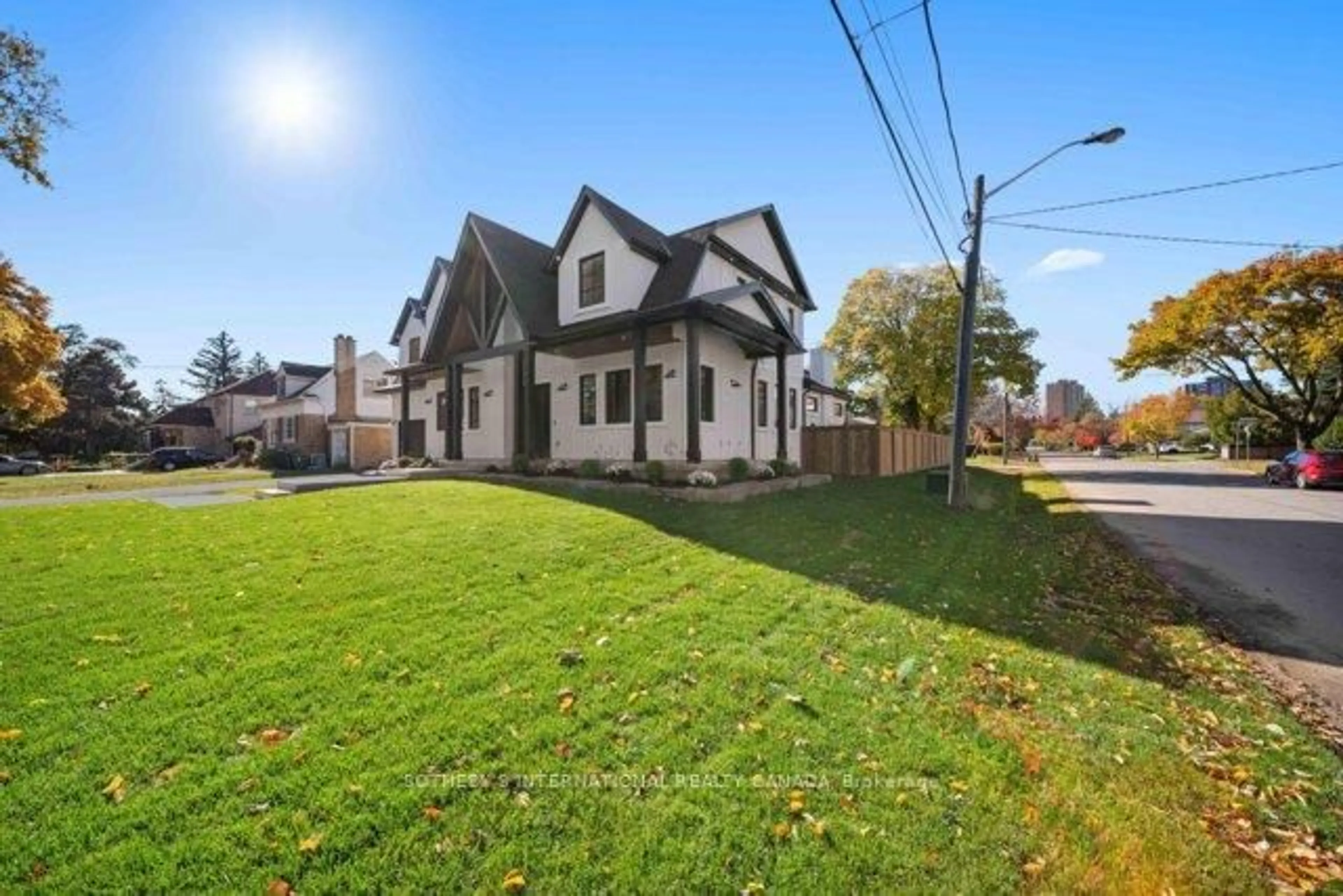 Unknown for 118 Warwood Rd, Toronto Ontario M9B 5B7